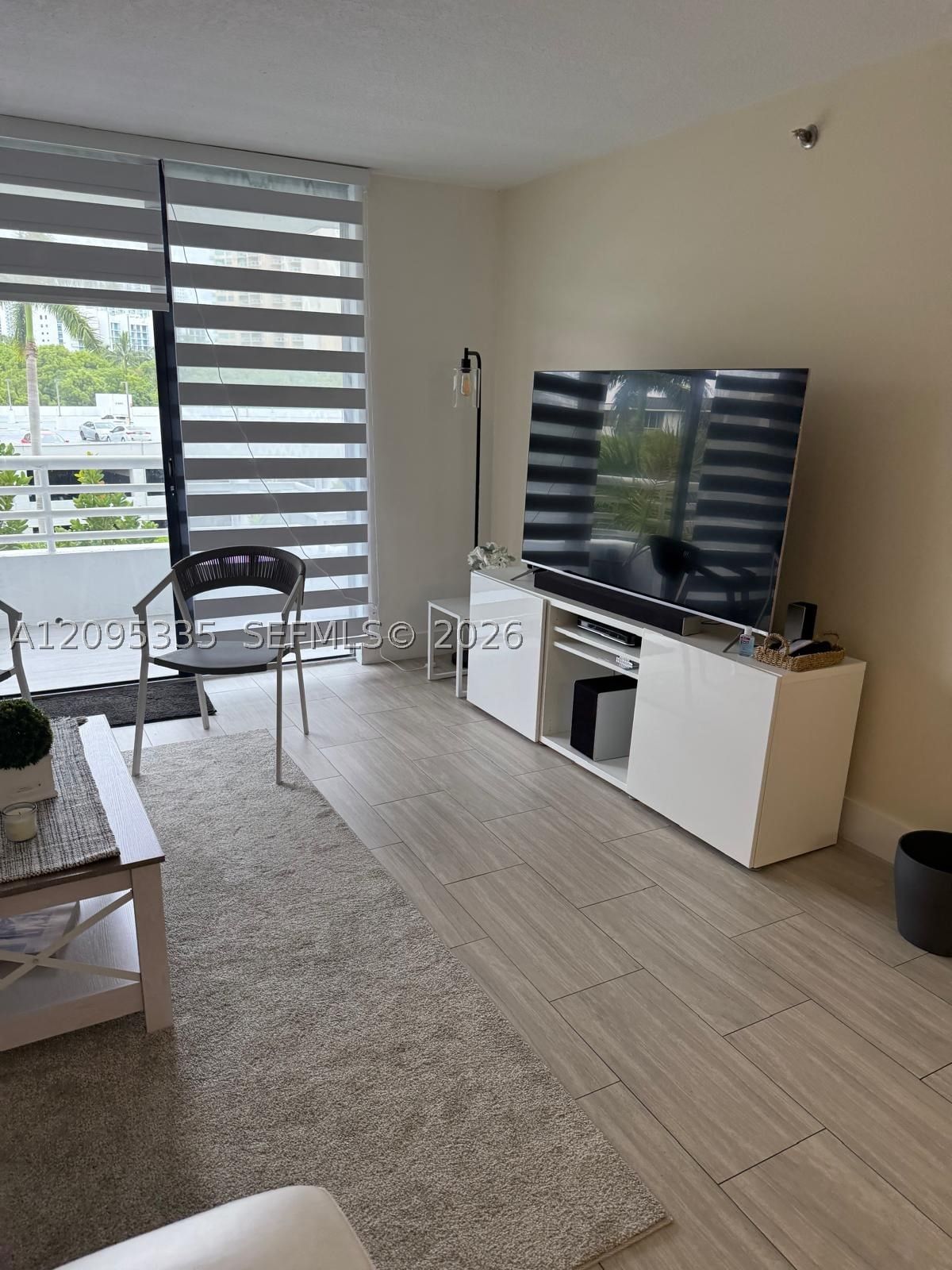 Real estate property located at 3300 192nd St #414, Miami-dade, Parc Central Aventura Eas, Aventura, FL