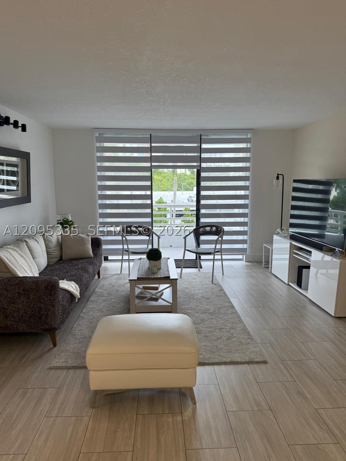 Real estate property located at 3300 192nd St #414, Miami-dade, Parc Central Aventura Eas, Aventura, FL