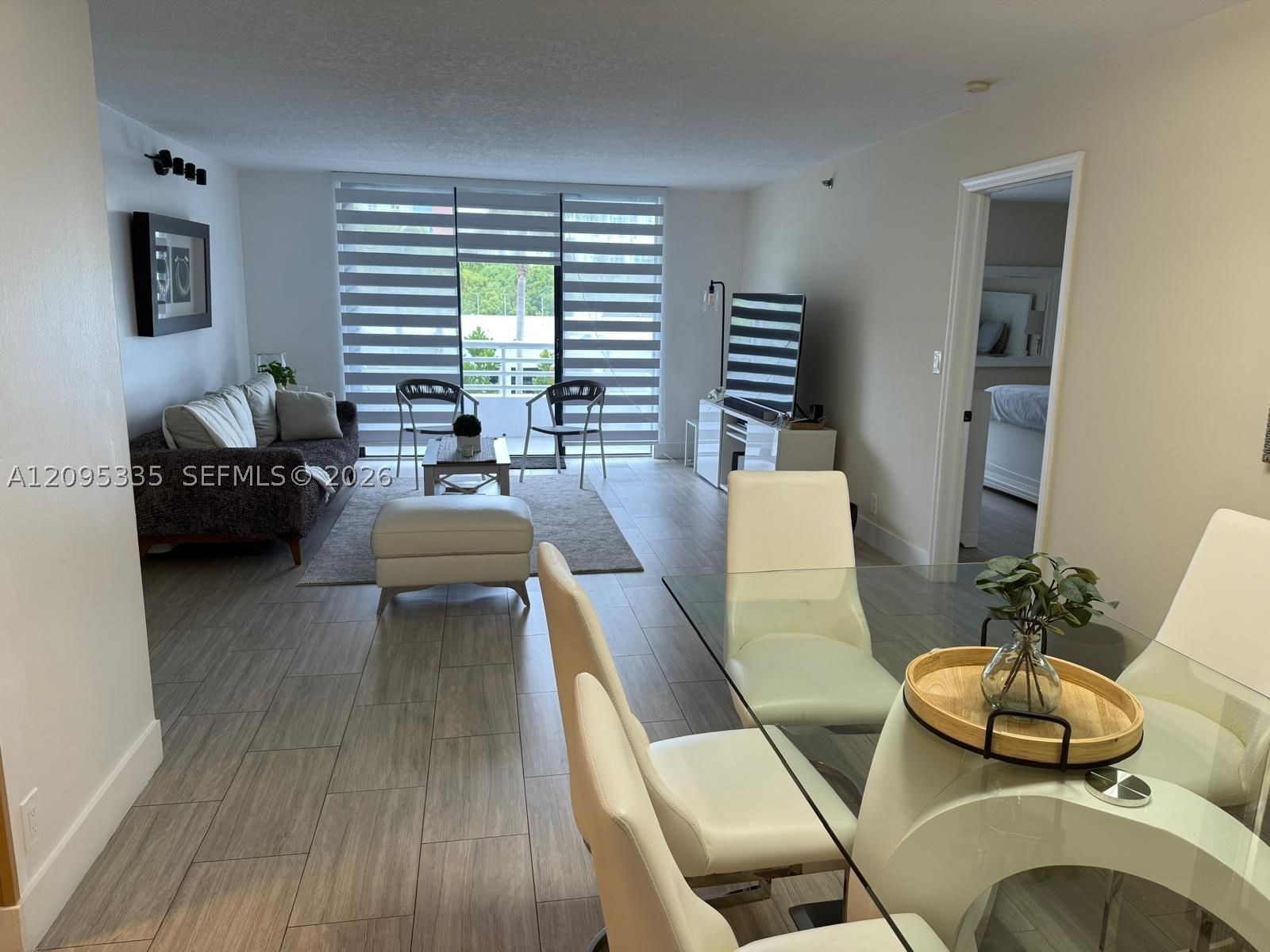 Real estate property located at 3300 192nd St #414, Miami-dade, Parc Central Aventura Eas, Aventura, FL