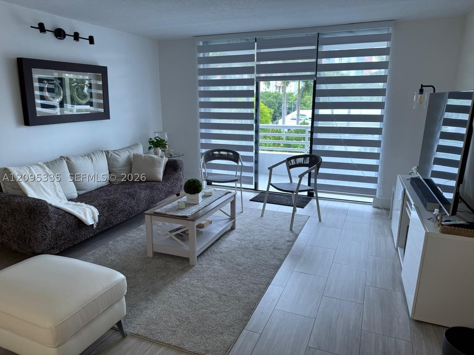 Real estate property located at 3300 192nd St #414, Miami-dade, Parc Central Aventura Eas, Aventura, FL