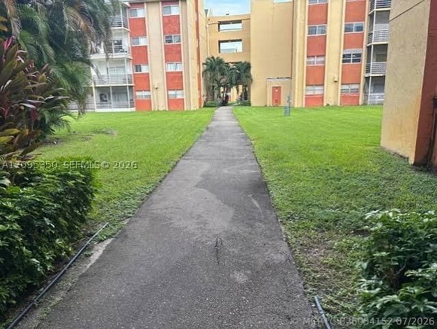 Real estate property located at 3710 21st St #109, Broward, Sunset Hills I Condominiu, Lauderdale Lakes, FL