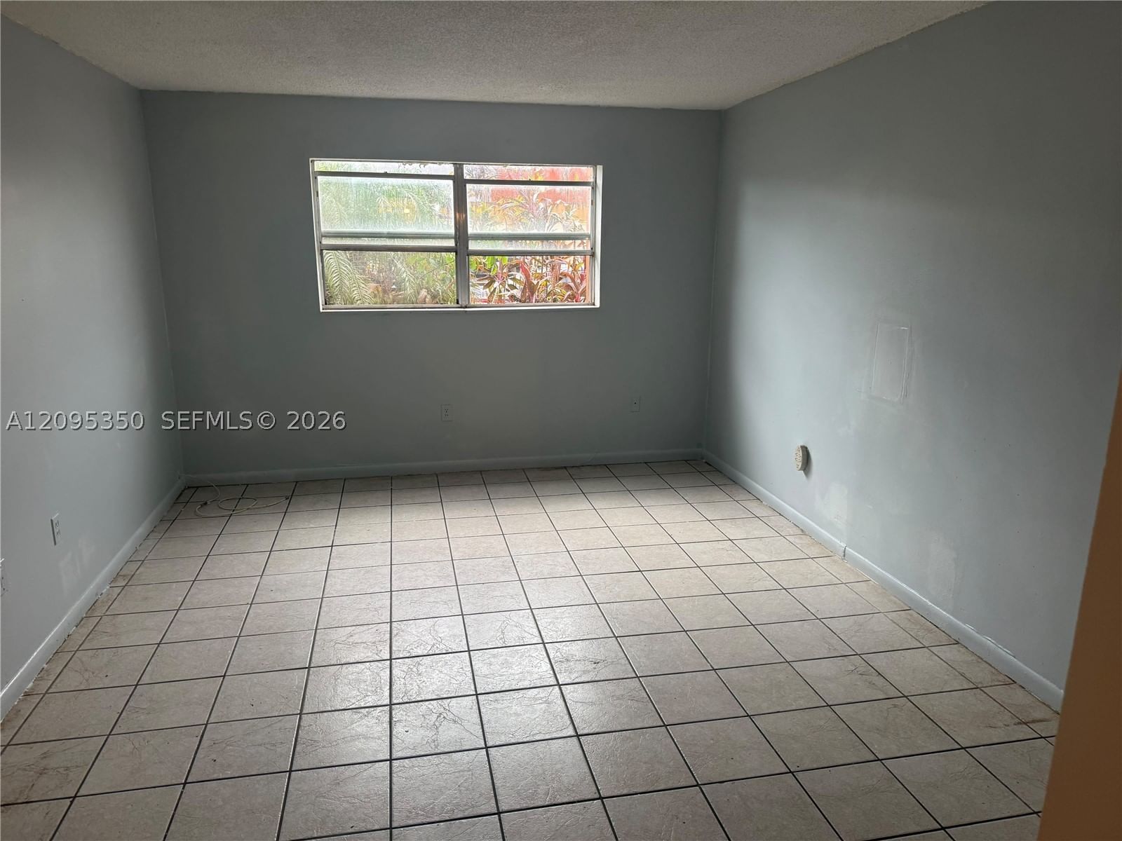 Real estate property located at 3710 21st St #109, Broward, Sunset Hills I Condominiu, Lauderdale Lakes, FL
