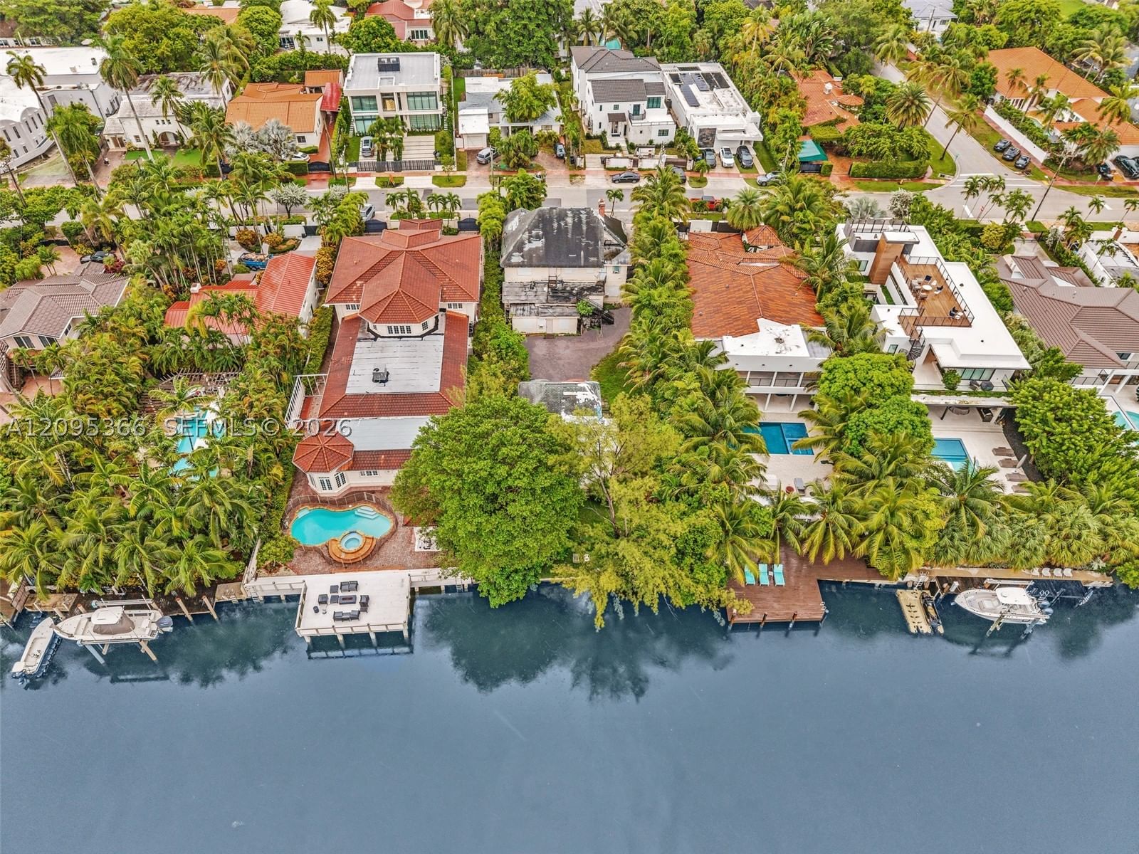 Real estate property located at 3746 Chase Ave, Miami-dade, Mid Golf Sub 1st Addn, Miami Beach, FL