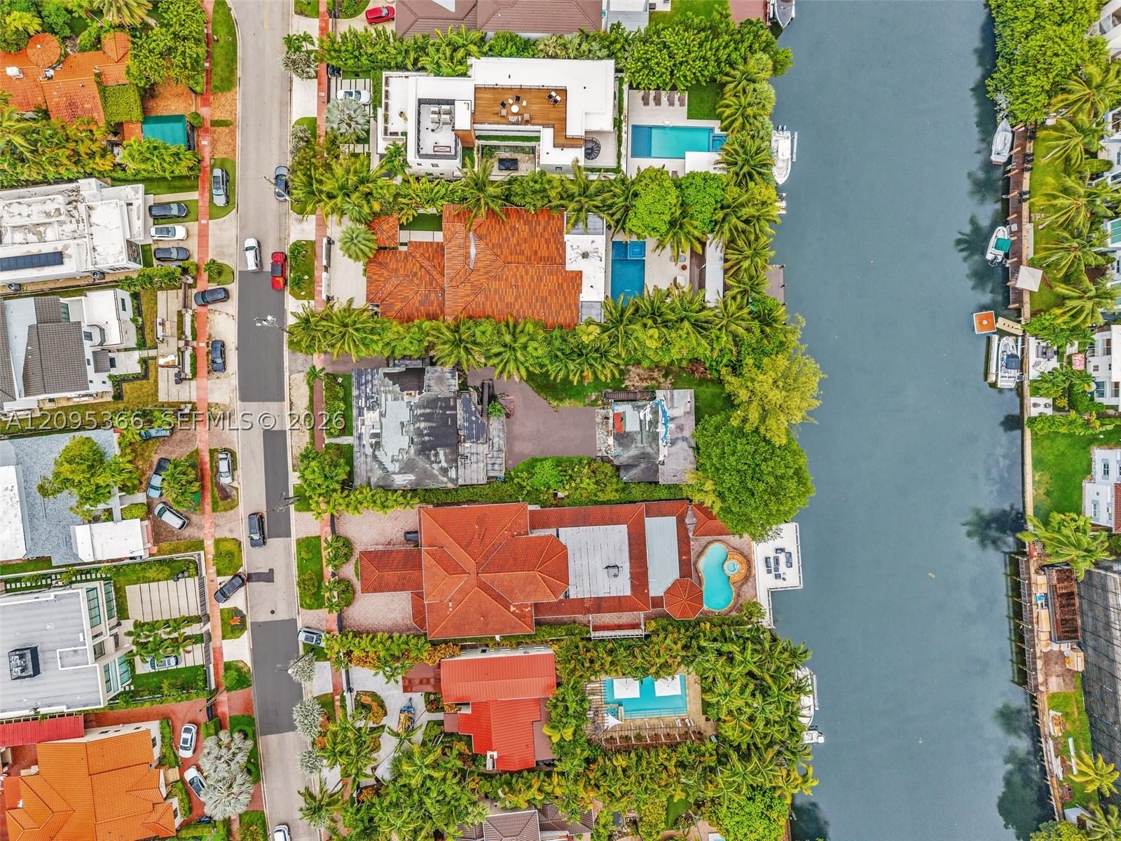 Real estate property located at 3746 Chase Ave, Miami-dade, Mid Golf Sub 1st Addn, Miami Beach, FL