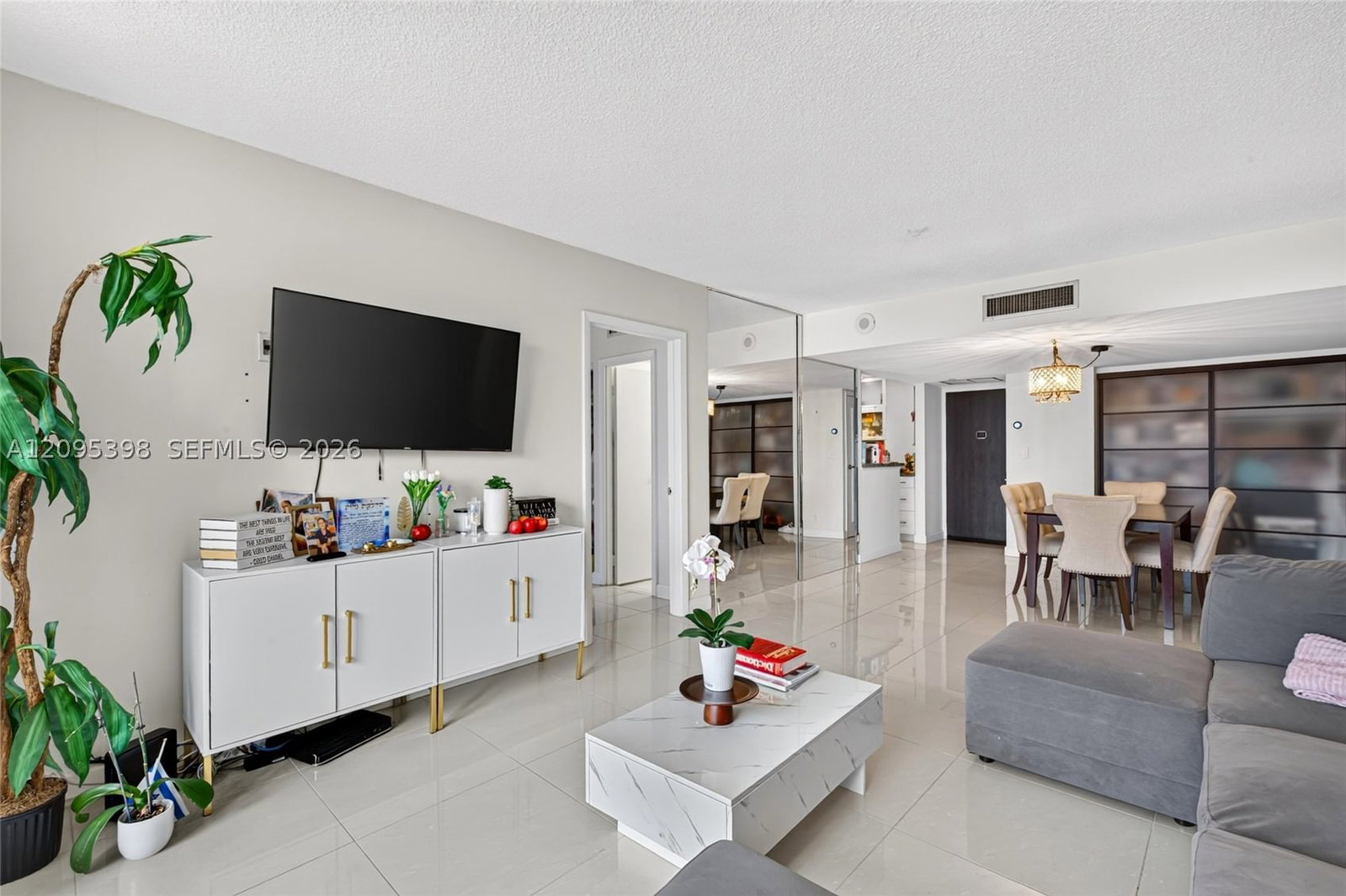Real estate property located at 20335 Country Club Dr #1402, Miami-dade, Coronado Condo- Tower Ii, Aventura, FL