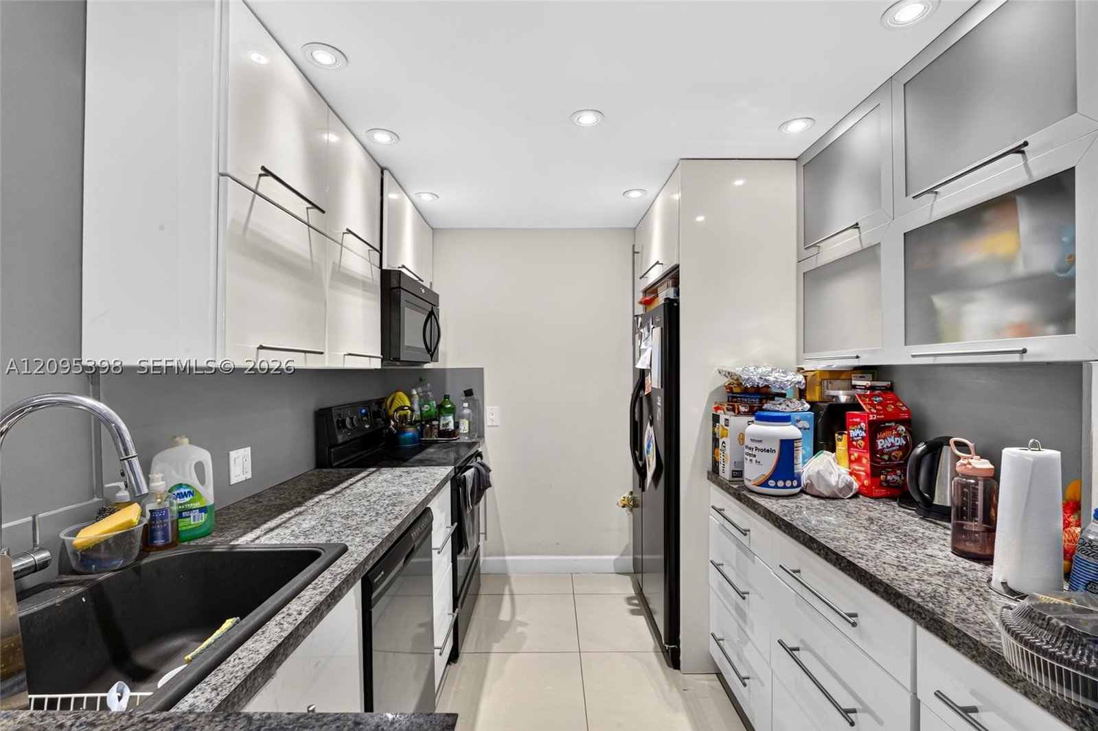 Real estate property located at 20335 Country Club Dr #1402, Miami-dade, Coronado Condo- Tower Ii, Aventura, FL