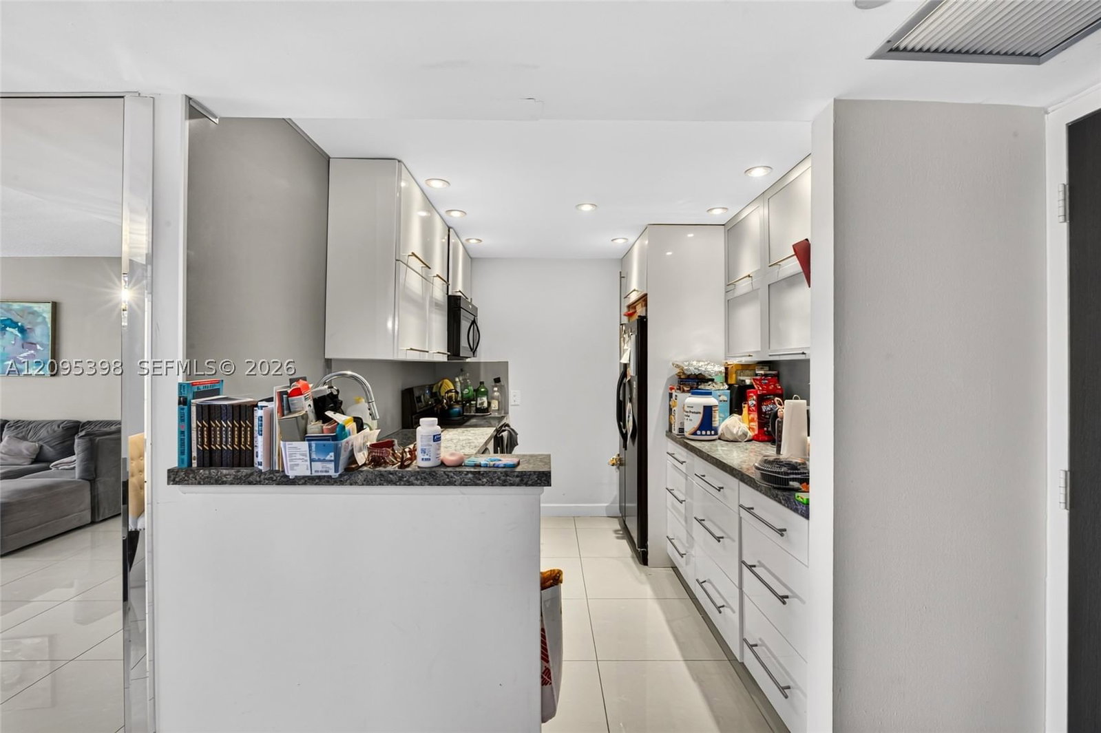 Real estate property located at 20335 Country Club Dr #1402, Miami-dade, Coronado Condo- Tower Ii, Aventura, FL