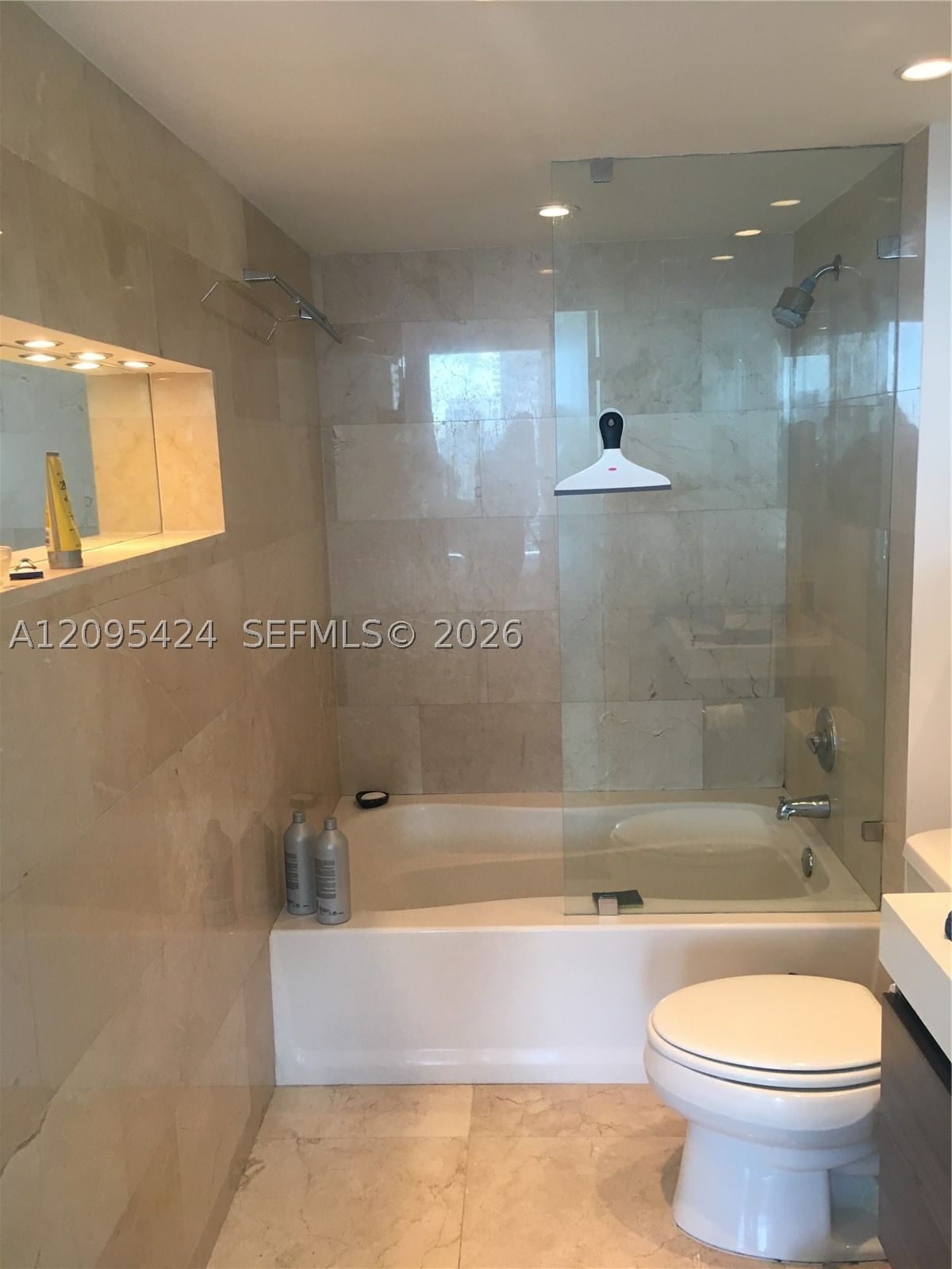 Real estate property located at 90 Alton Rd #2711, Miami-dade, Yacht Club At Portofino C, Miami Beach, FL