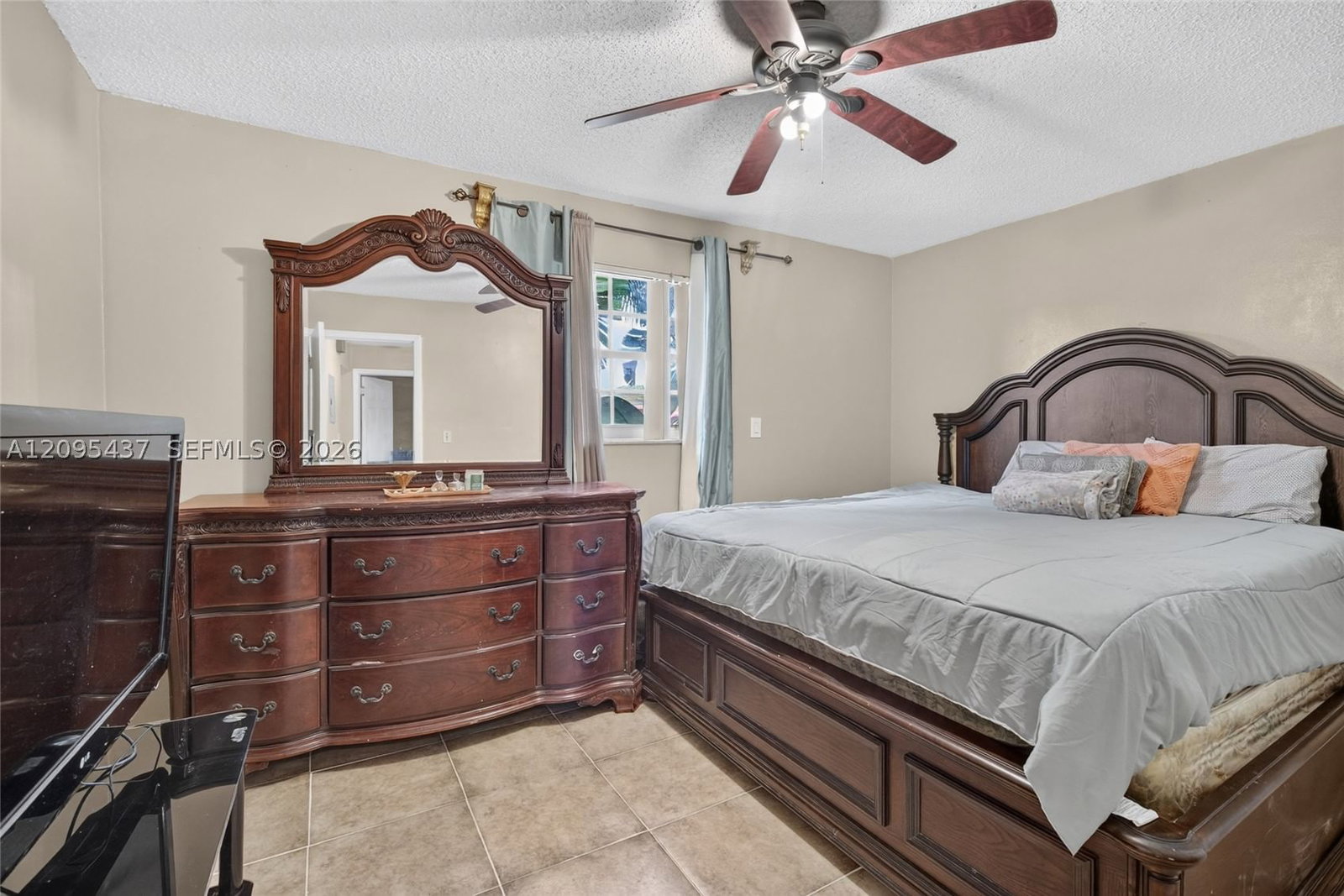 Real estate property located at 8508 Long Acre Dr, Broward, Knolls 1st Section, Miramar, FL
