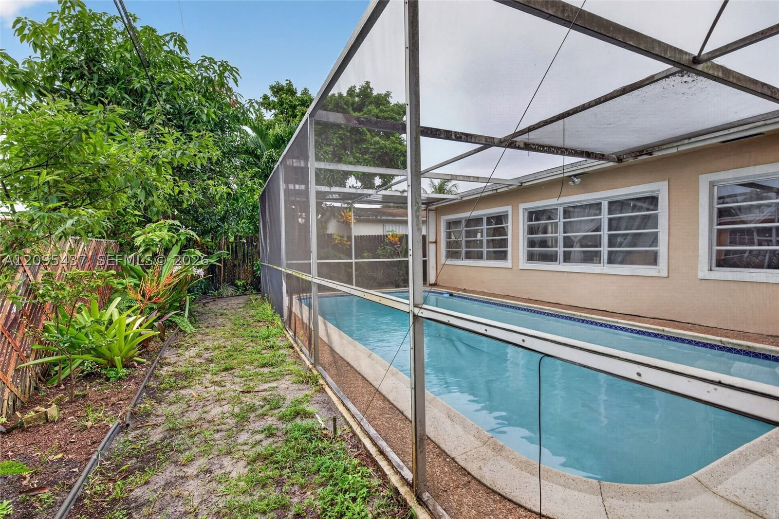 Real estate property located at 8508 Long Acre Dr, Broward, Knolls 1st Section, Miramar, FL