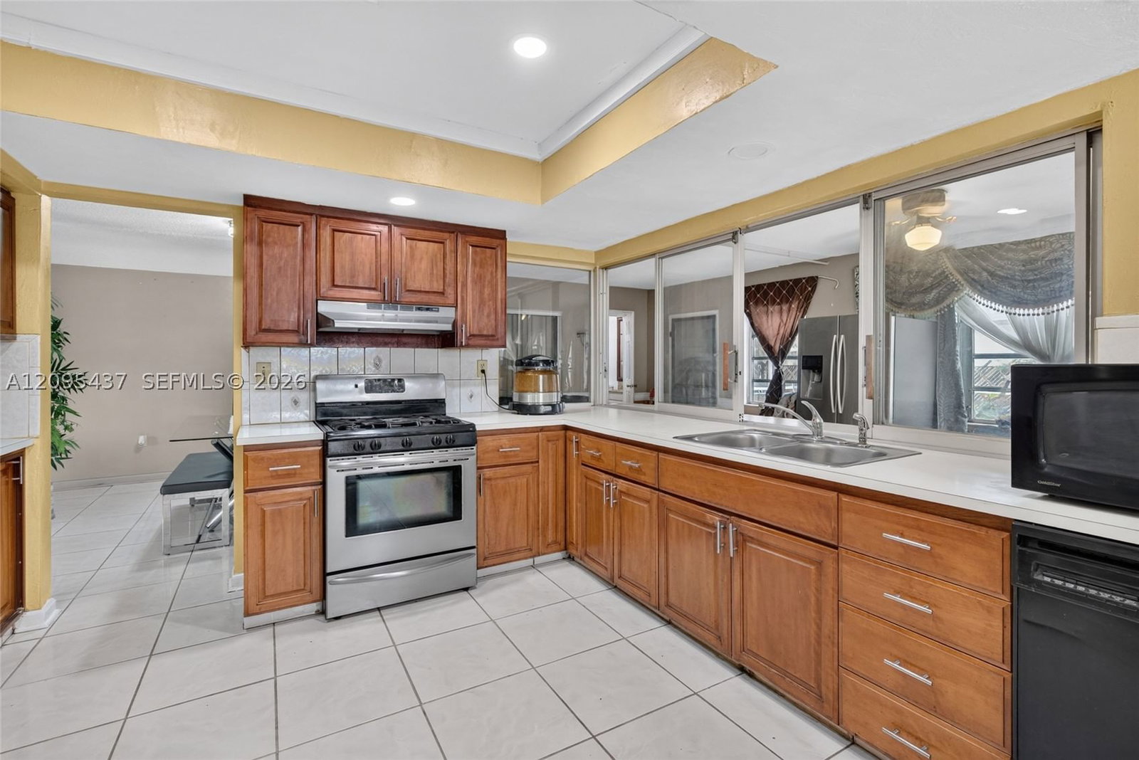 Real estate property located at 8508 Long Acre Dr, Broward, Knolls 1st Section, Miramar, FL