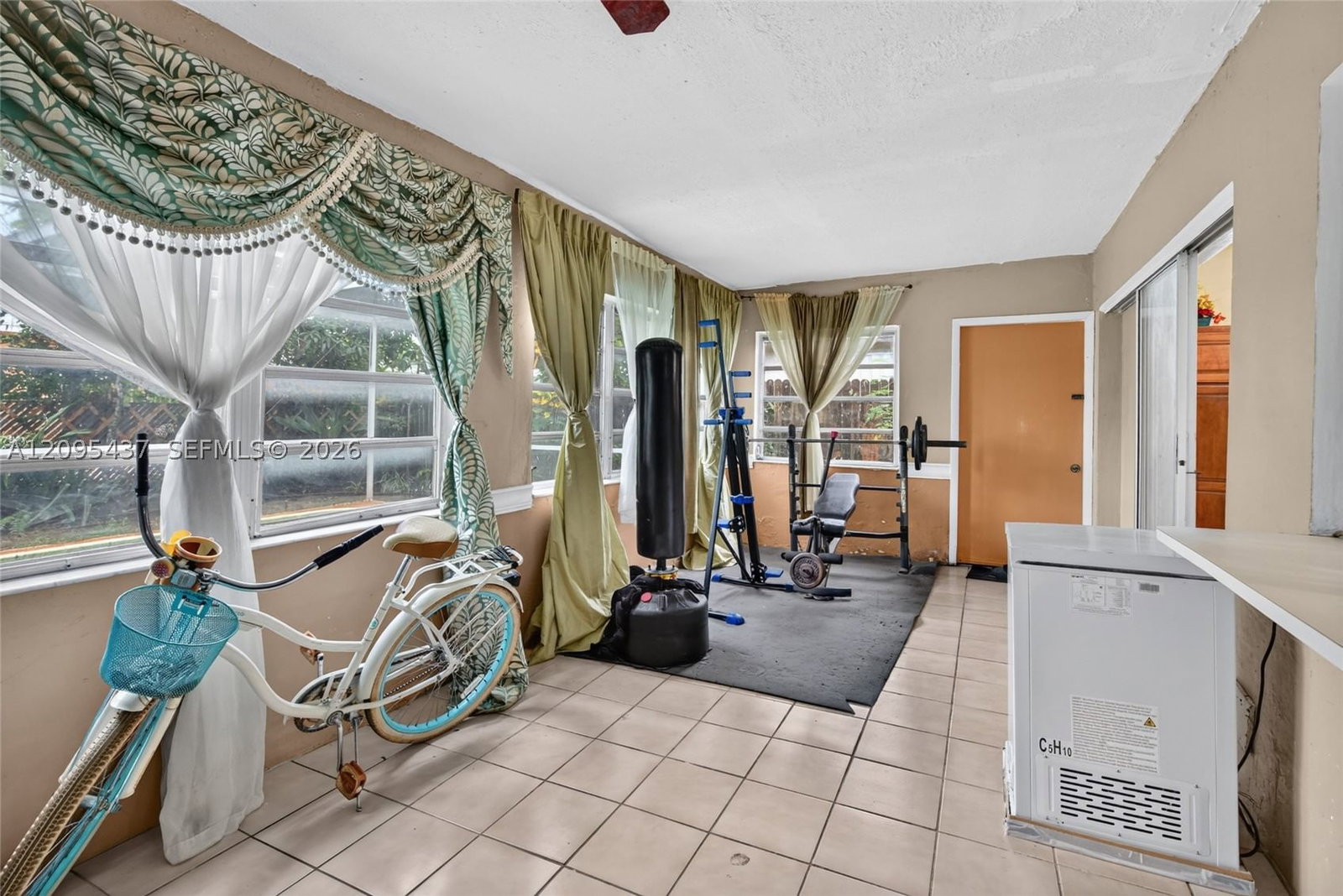 Real estate property located at 8508 Long Acre Dr, Broward, Knolls 1st Section, Miramar, FL