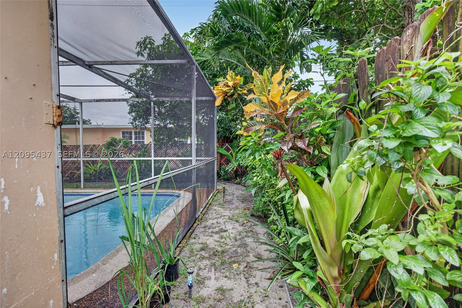 Real estate property located at 8508 Long Acre Dr, Broward, Knolls 1st Section, Miramar, FL