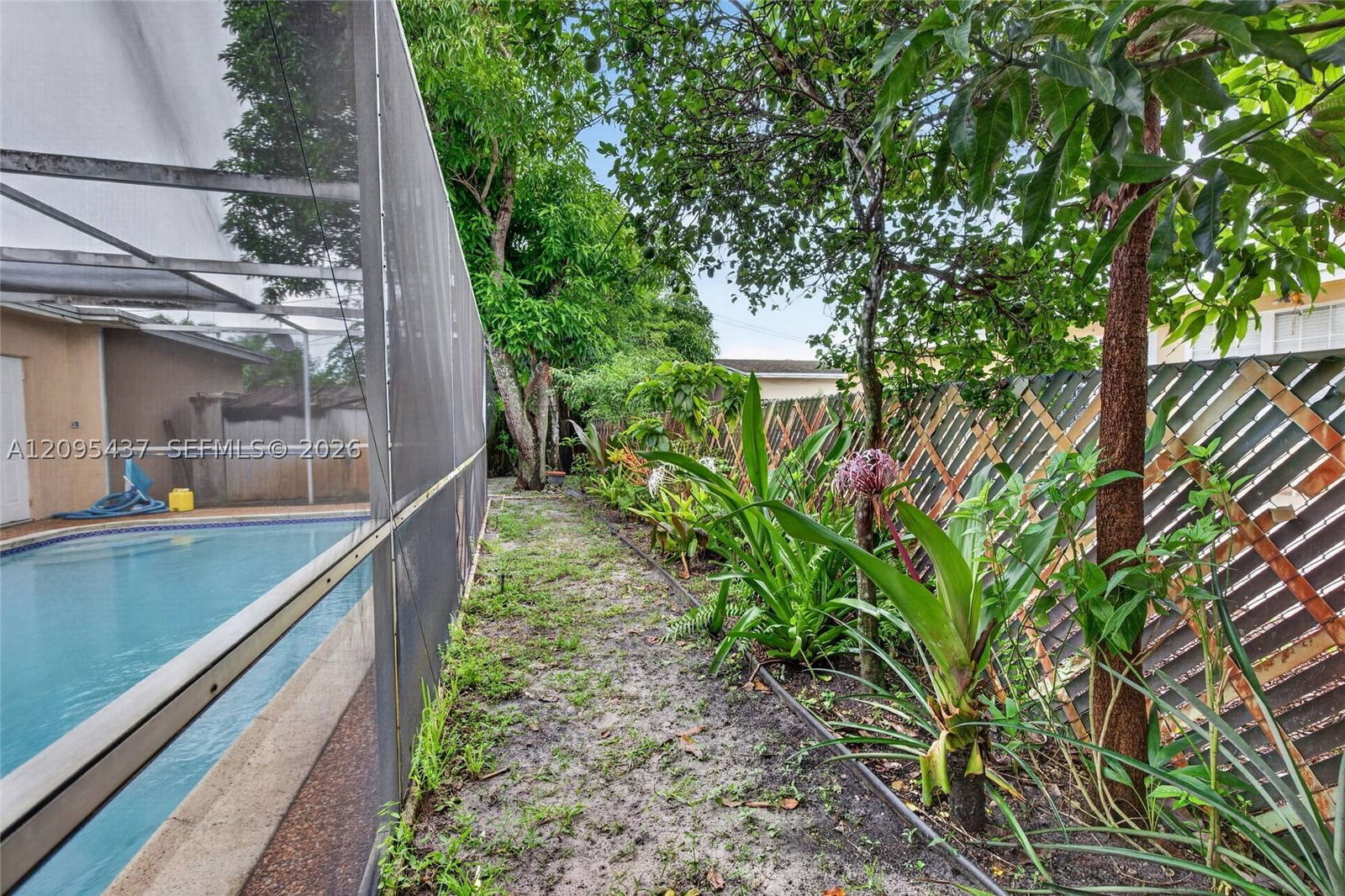 Real estate property located at 8508 Long Acre Dr, Broward, Knolls 1st Section, Miramar, FL