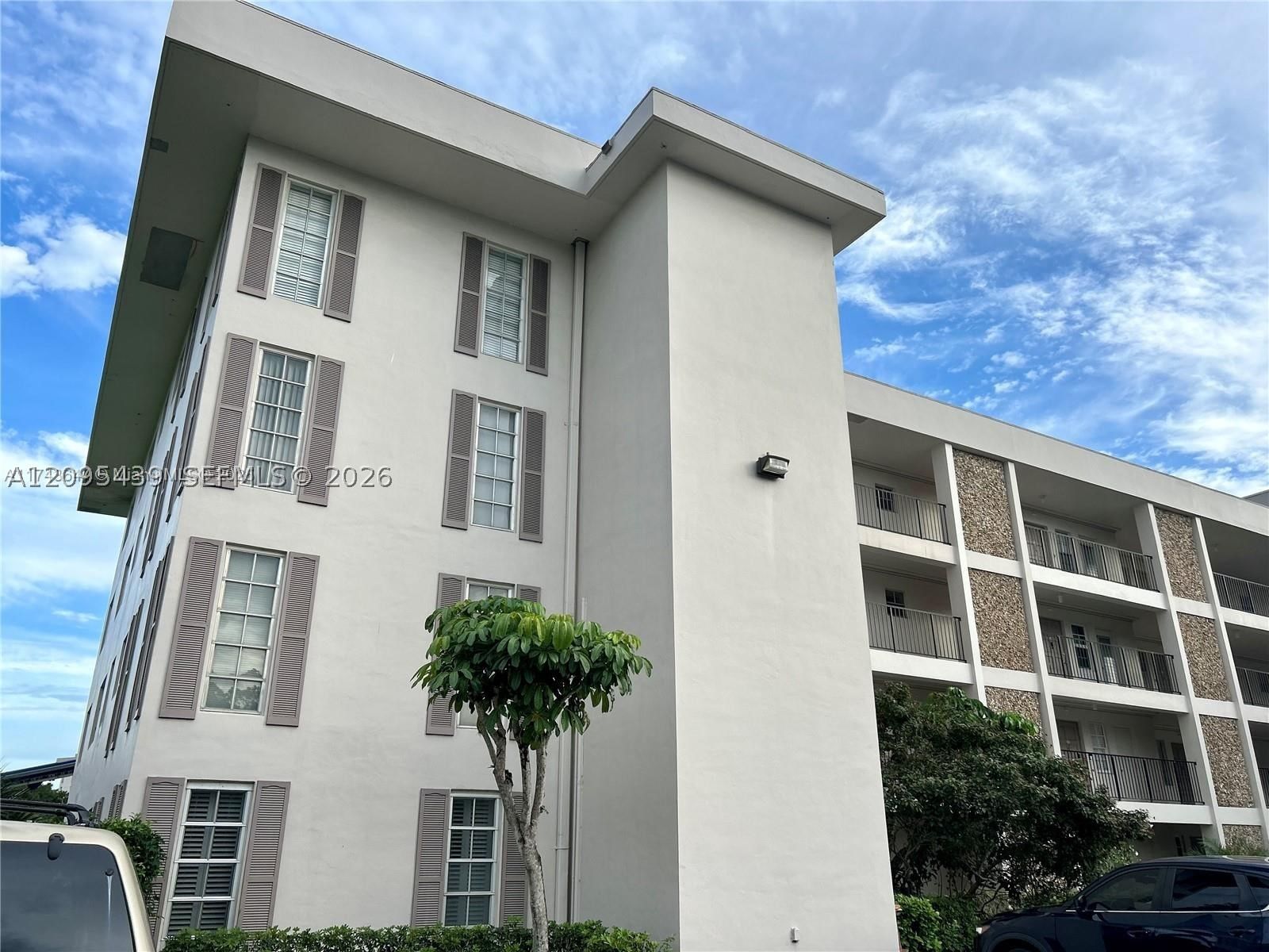 Real estate property located at 2900 Palm Aire Dr #210, Broward, No 3 Palm-aire Country Cl, Pompano Beach, FL