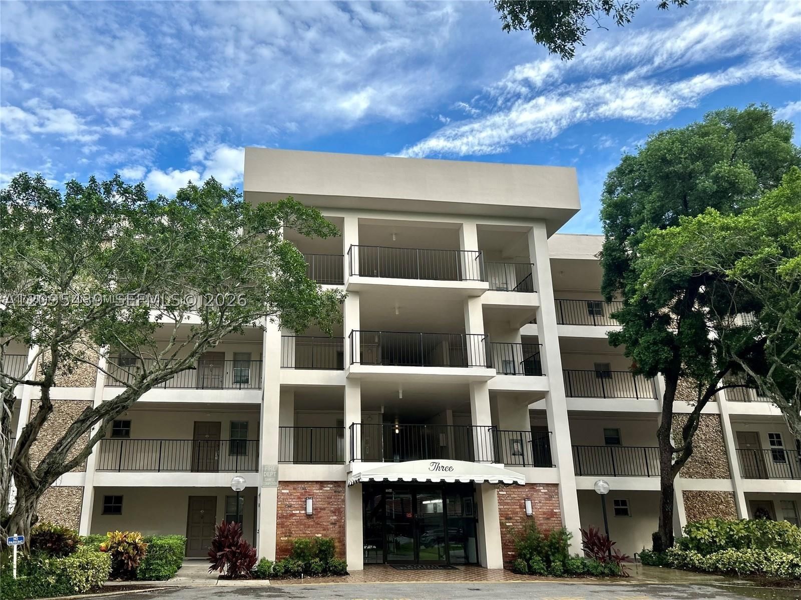 Real estate property located at 2900 Palm Aire Dr #210, Broward, No 3 Palm-aire Country Cl, Pompano Beach, FL