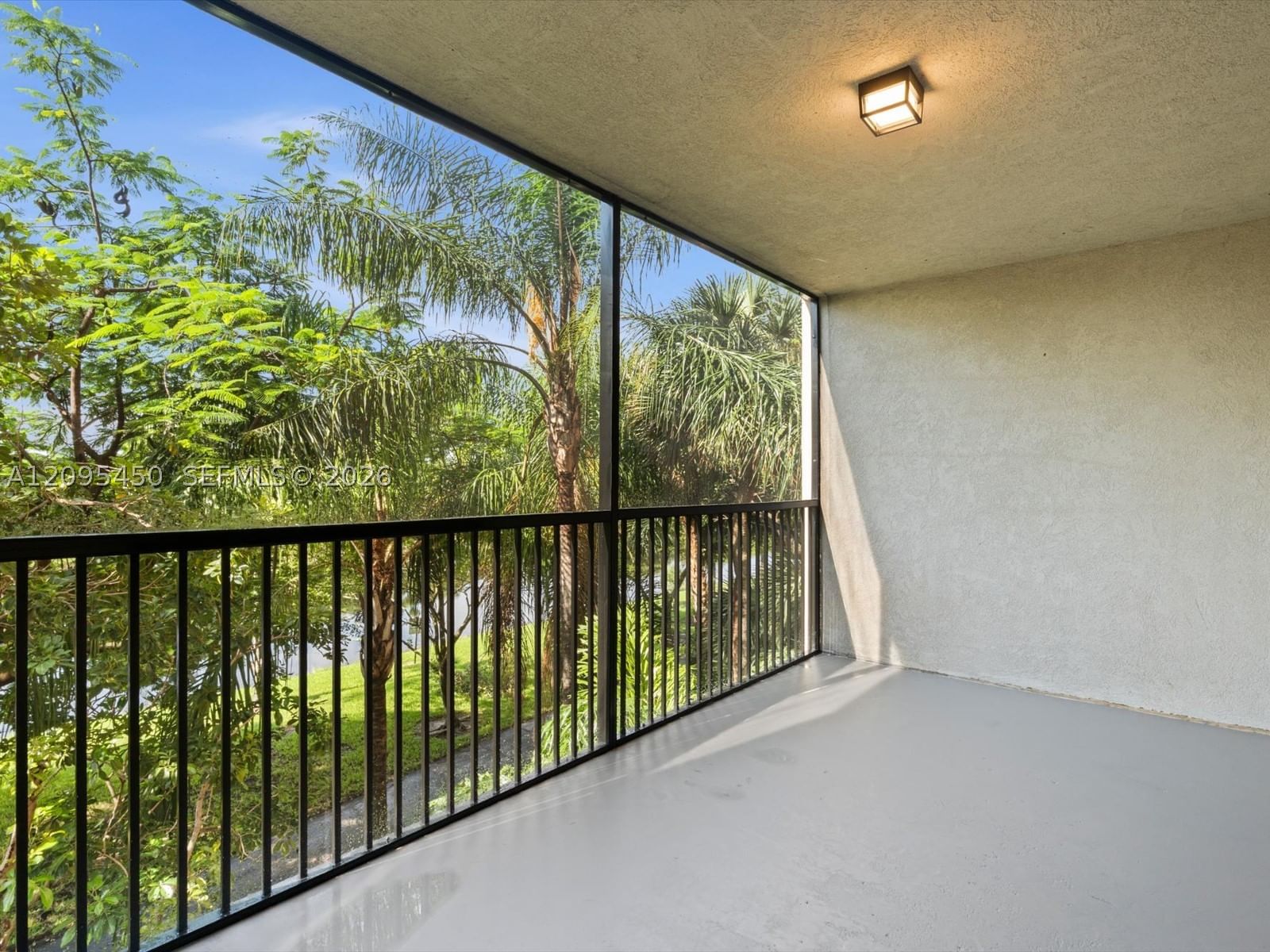 Real estate property located at 2200 Cypress Bend Dr #303, Broward, Cypress Bend Condominium, Pompano Beach, FL