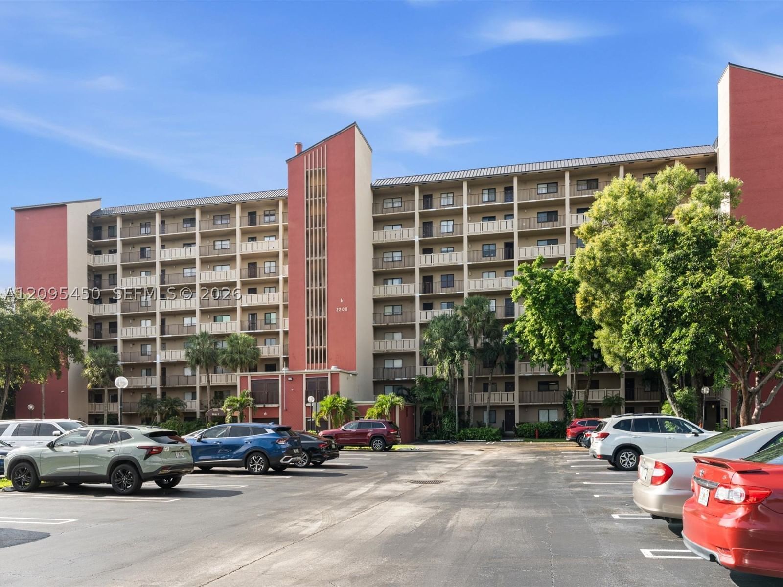 Real estate property located at 2200 Cypress Bend Dr #303, Broward, Cypress Bend Condominium, Pompano Beach, FL
