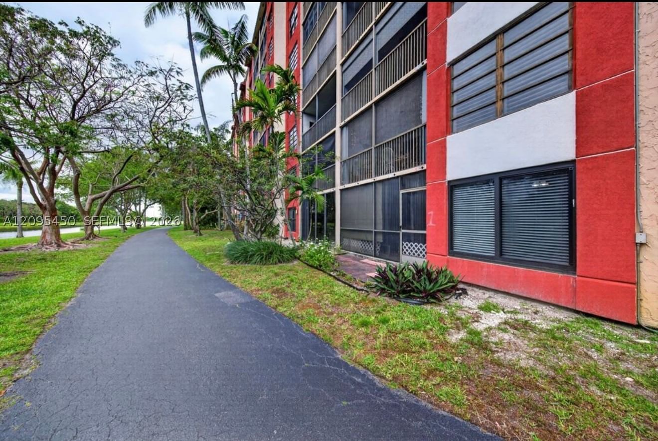 Real estate property located at 2200 Cypress Bend Dr #303, Broward, Cypress Bend Condominium, Pompano Beach, FL