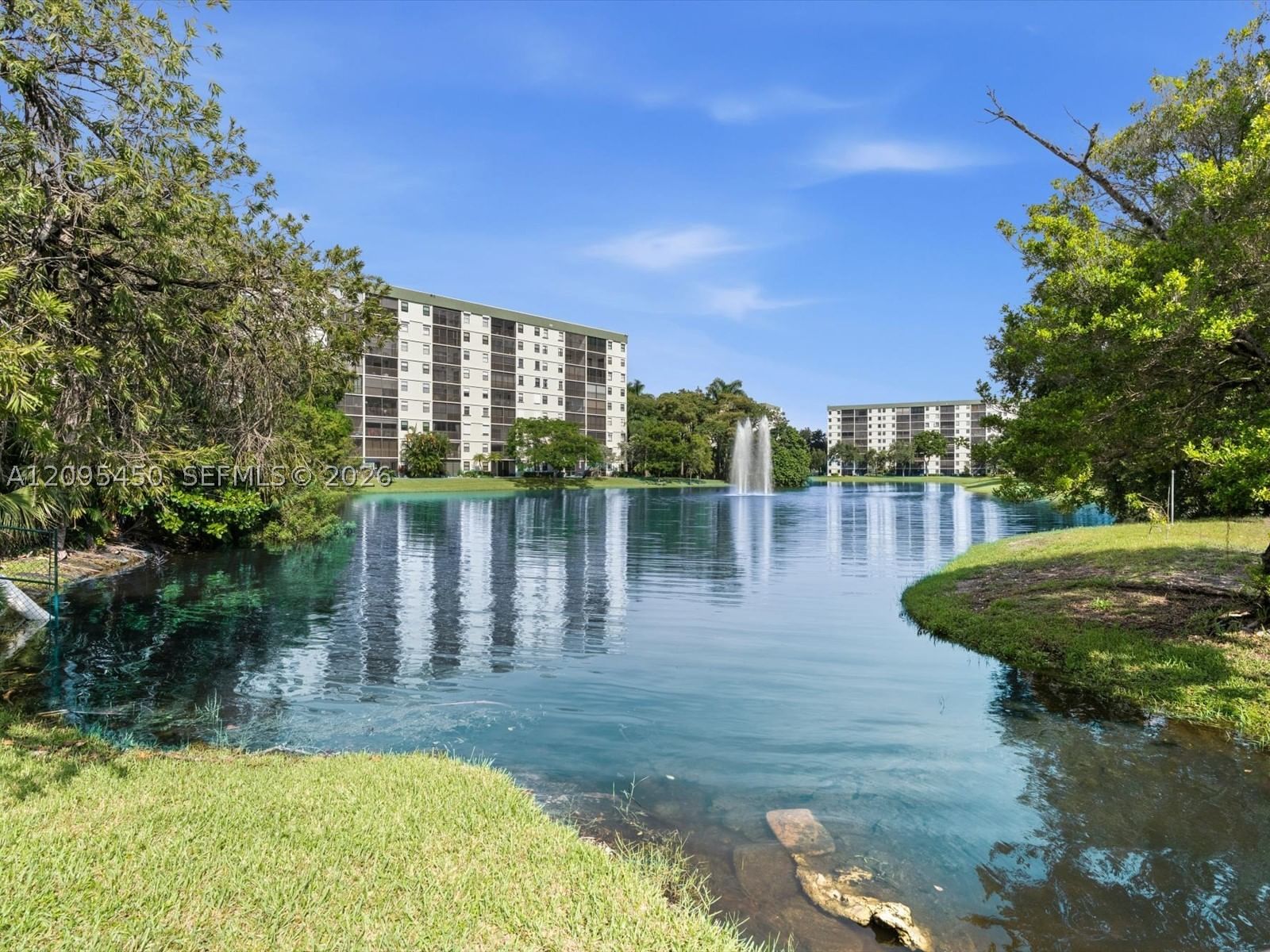 Real estate property located at 2200 Cypress Bend Dr #303, Broward, Cypress Bend Condominium, Pompano Beach, FL
