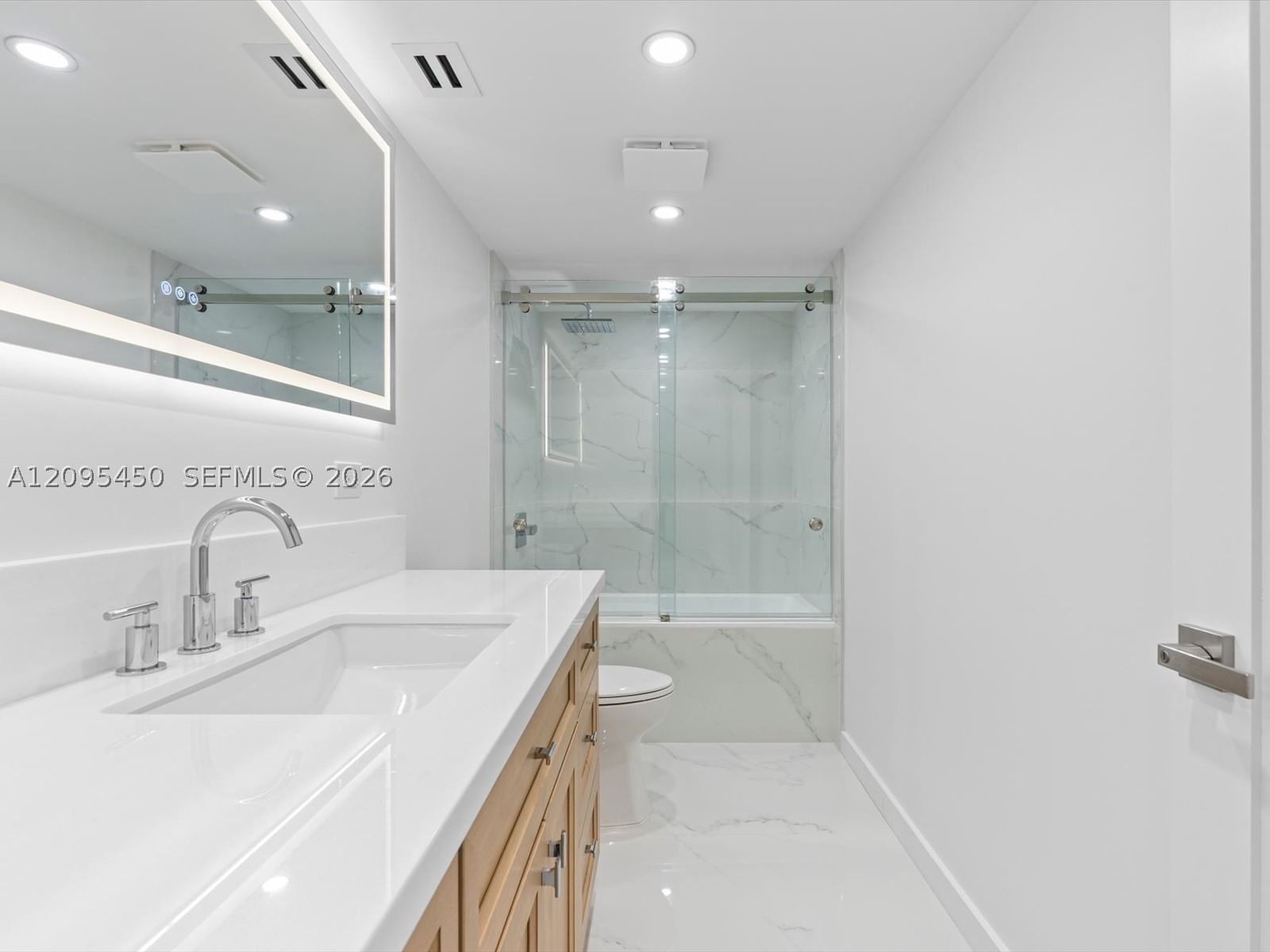 Real estate property located at 2200 Cypress Bend Dr #303, Broward, Cypress Bend Condominium, Pompano Beach, FL