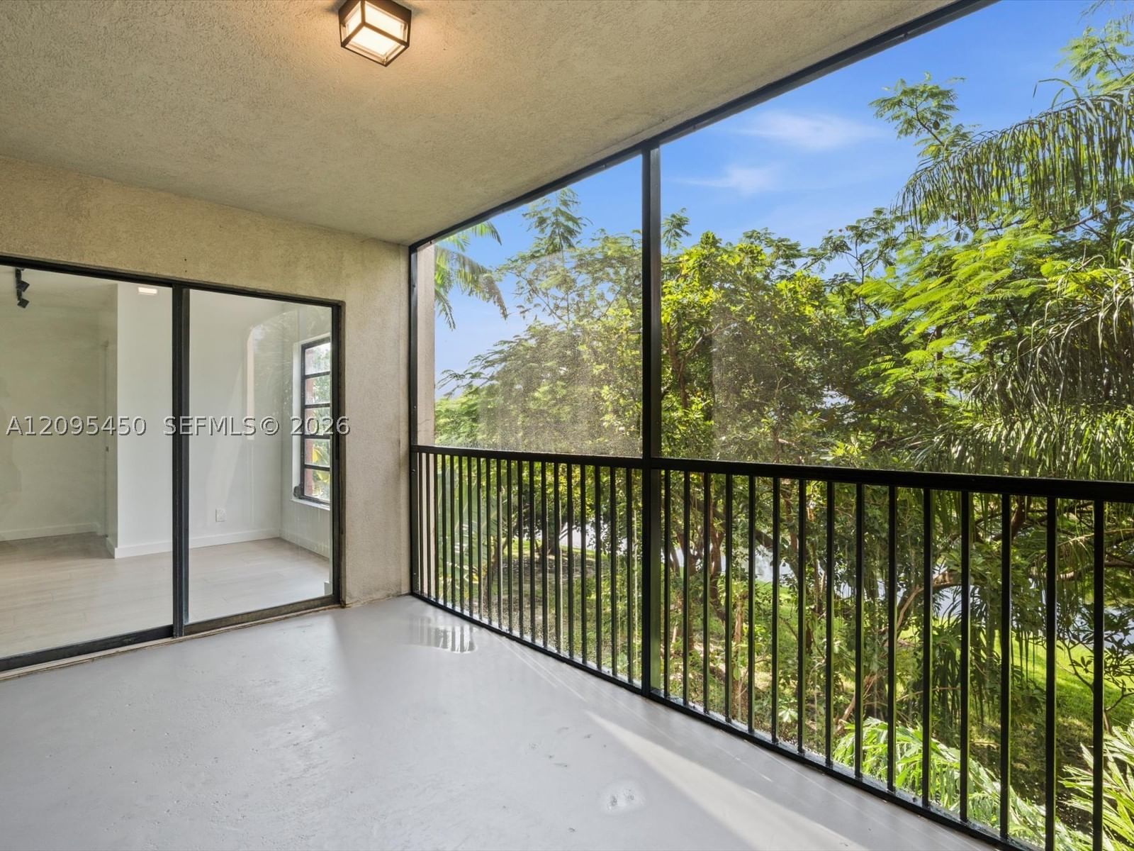 Real estate property located at 2200 Cypress Bend Dr #303, Broward, Cypress Bend Condominium, Pompano Beach, FL