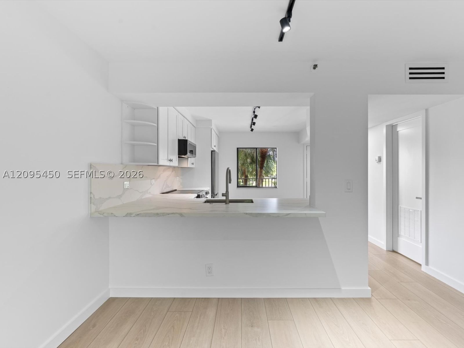 Real estate property located at 2200 Cypress Bend Dr #303, Broward, Cypress Bend Condominium, Pompano Beach, FL