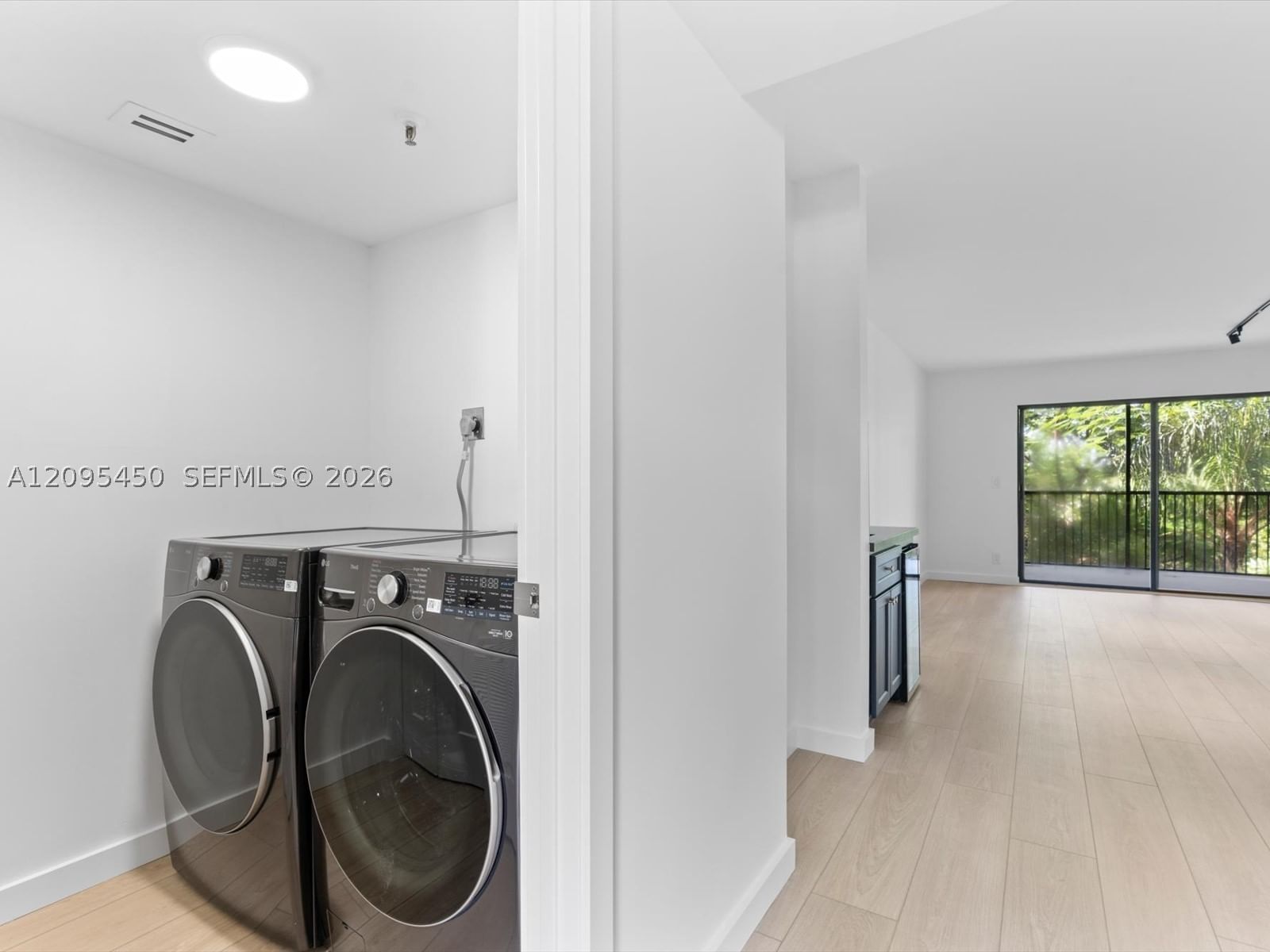 Real estate property located at 2200 Cypress Bend Dr #303, Broward, Cypress Bend Condominium, Pompano Beach, FL