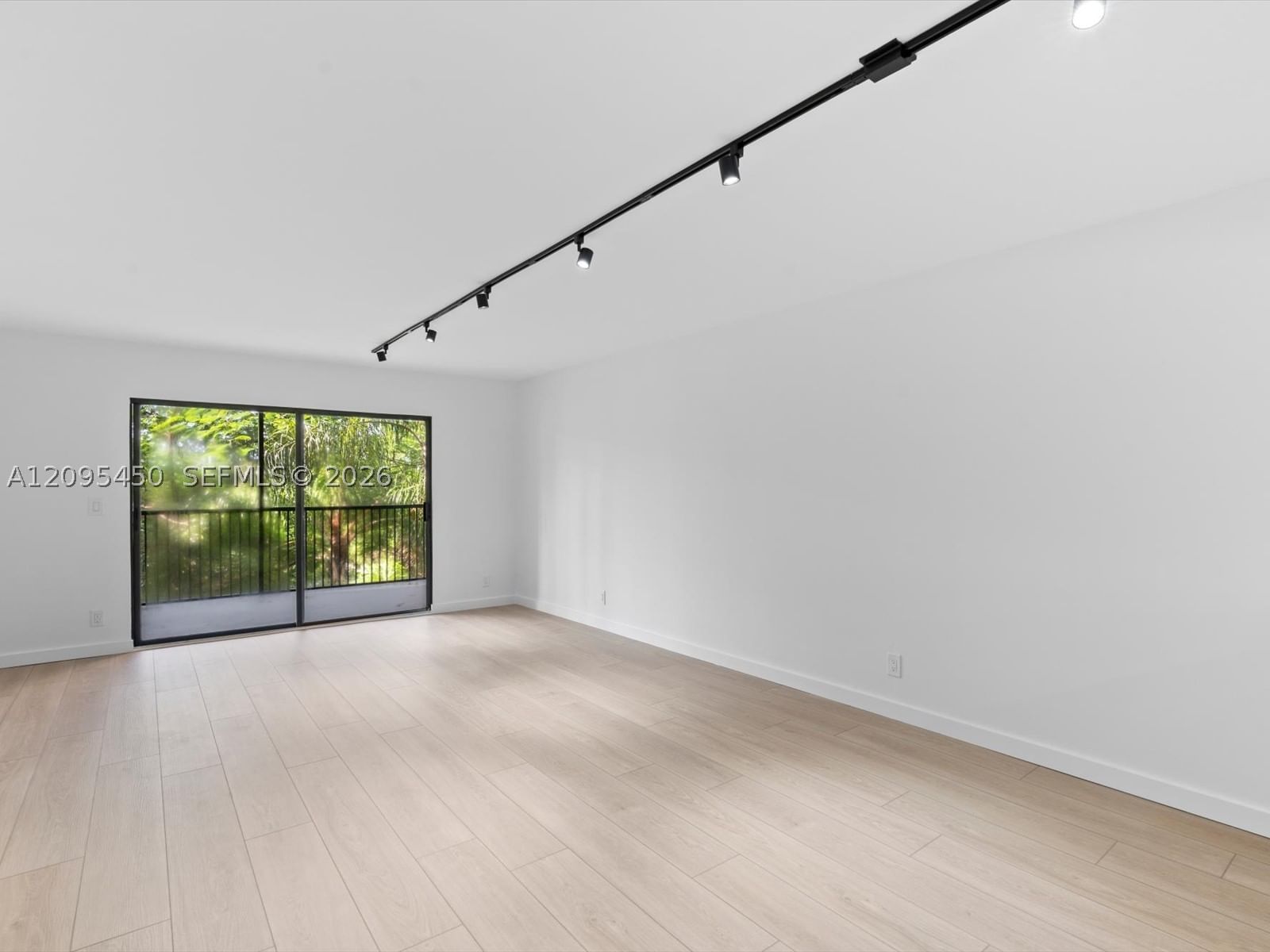 Real estate property located at 2200 Cypress Bend Dr #303, Broward, Cypress Bend Condominium, Pompano Beach, FL