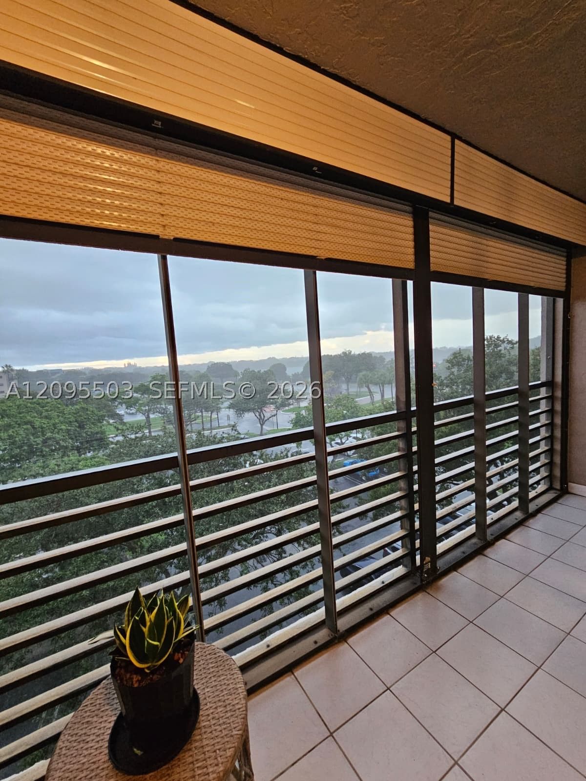 Real estate property located at 1000 Colony Point Cir #522, Broward, Colony Point 2 Condo, Pembroke Pines, FL