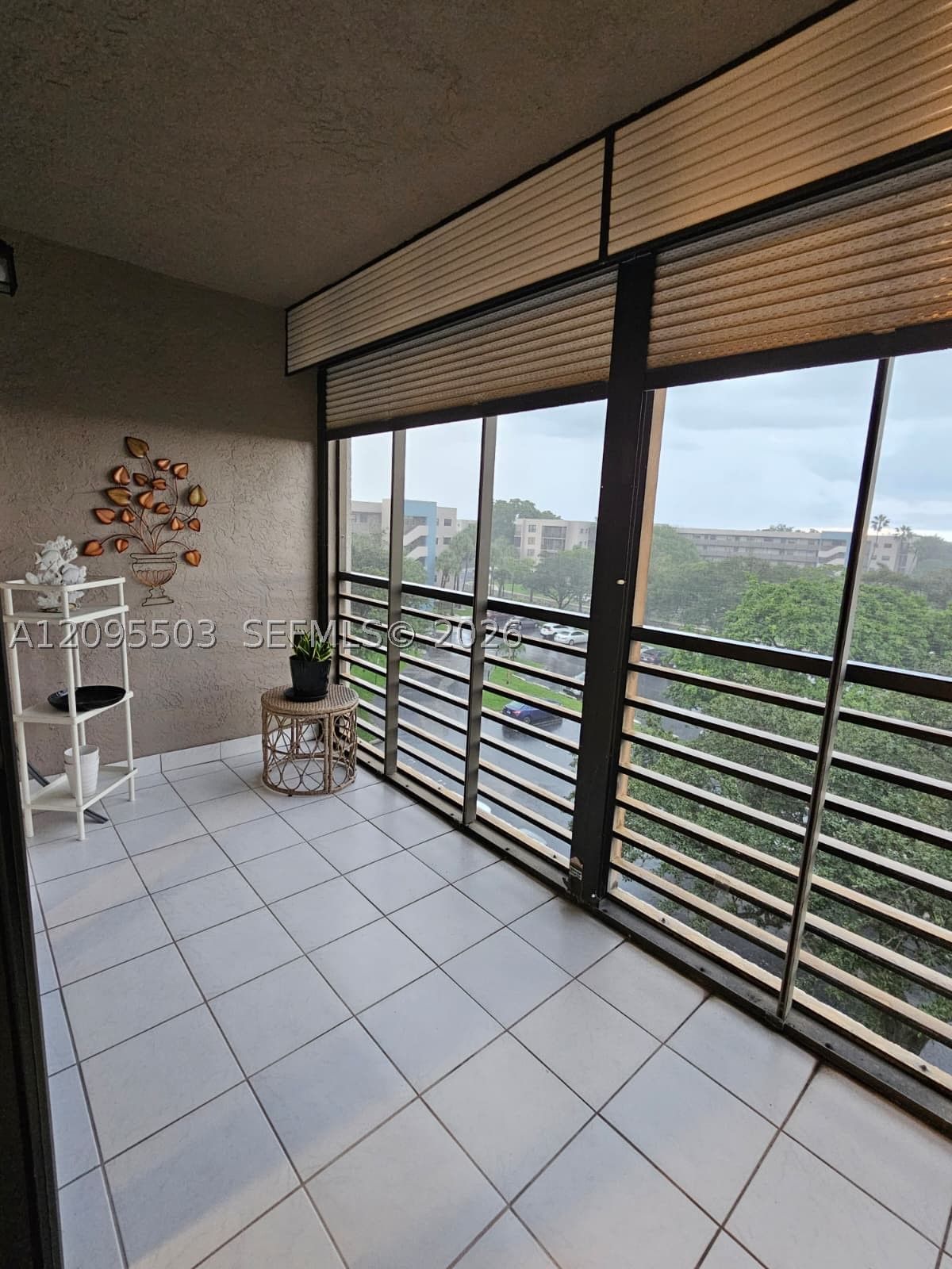 Real estate property located at 1000 Colony Point Cir #522, Broward, Colony Point 2 Condo, Pembroke Pines, FL