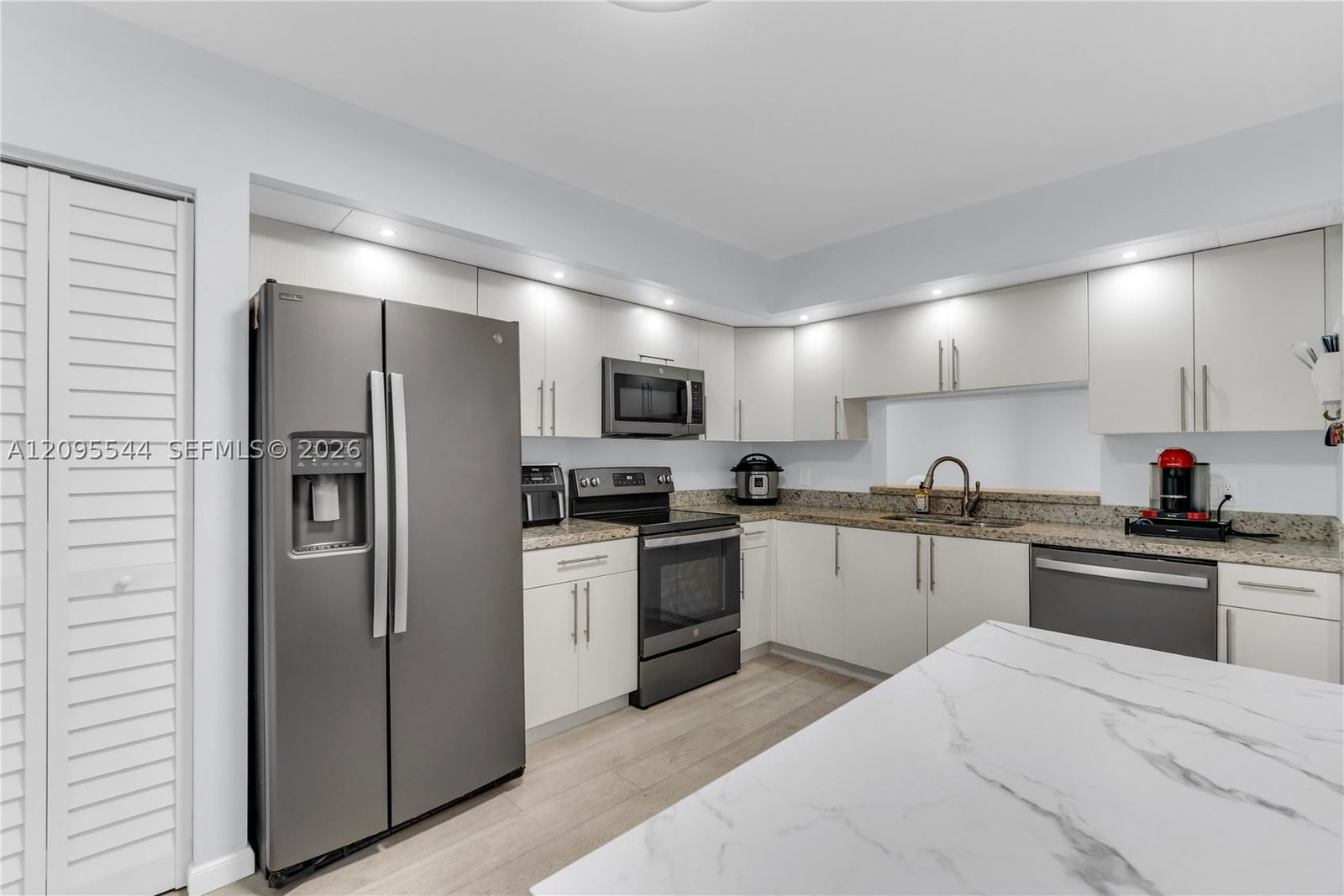 Real estate property located at 12500 5th Ct #210M, Broward, Buckingham East At Centur, Pembroke Pines, FL