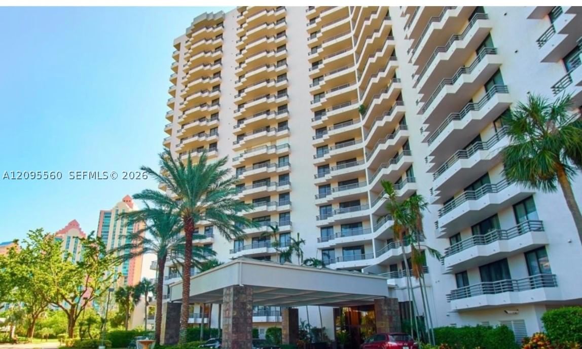 Real estate property located at 3300 191st St #606, Miami-dade, Parc Central Aventura, Aventura, FL