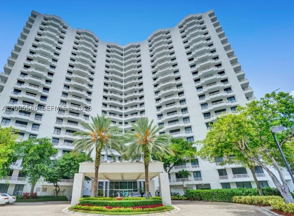 Real estate property located at 3300 191st St #606, Miami-dade, Parc Central Aventura, Aventura, FL