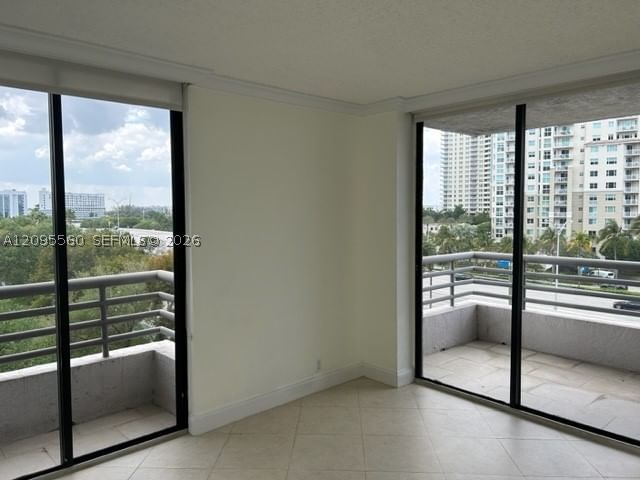 Real estate property located at 3300 191st St #606, Miami-dade, Parc Central Aventura, Aventura, FL