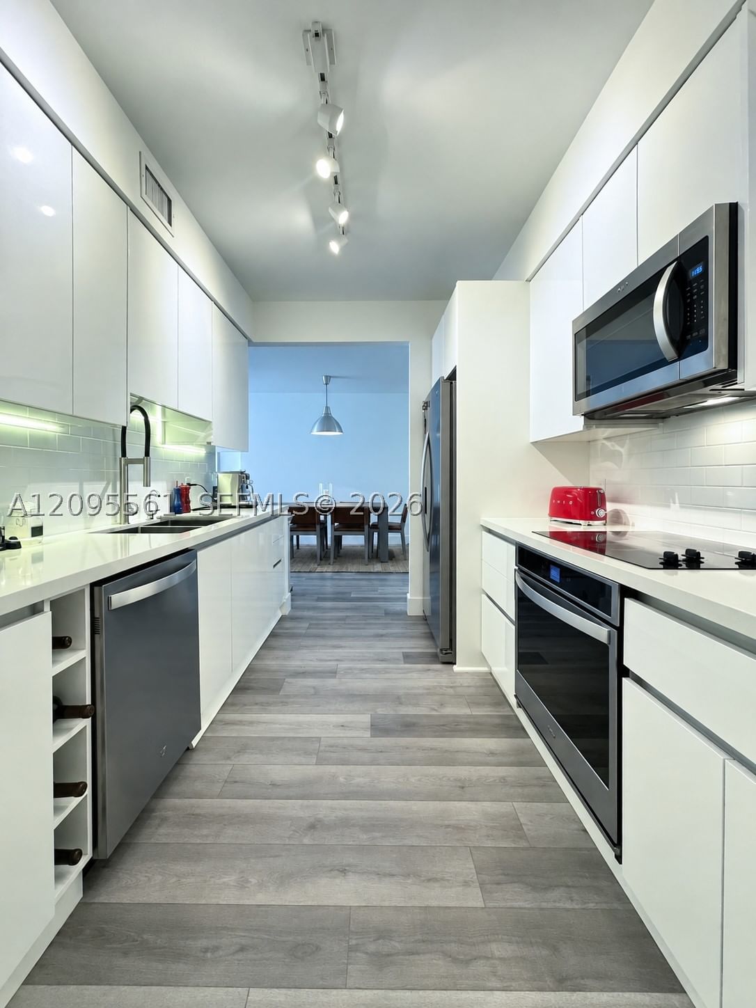 Real estate property located at 350 2nd St #680, Broward, 350 Las Olas Place Condo, Fort Lauderdale, FL