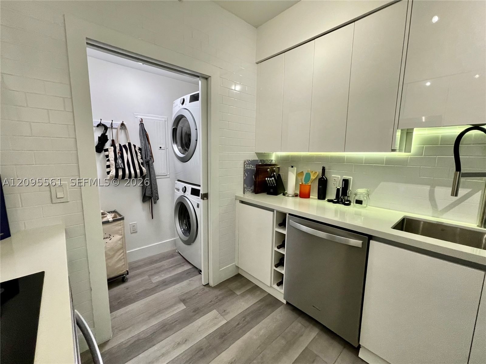 Real estate property located at 350 2nd St #680, Broward, 350 Las Olas Place Condo, Fort Lauderdale, FL
