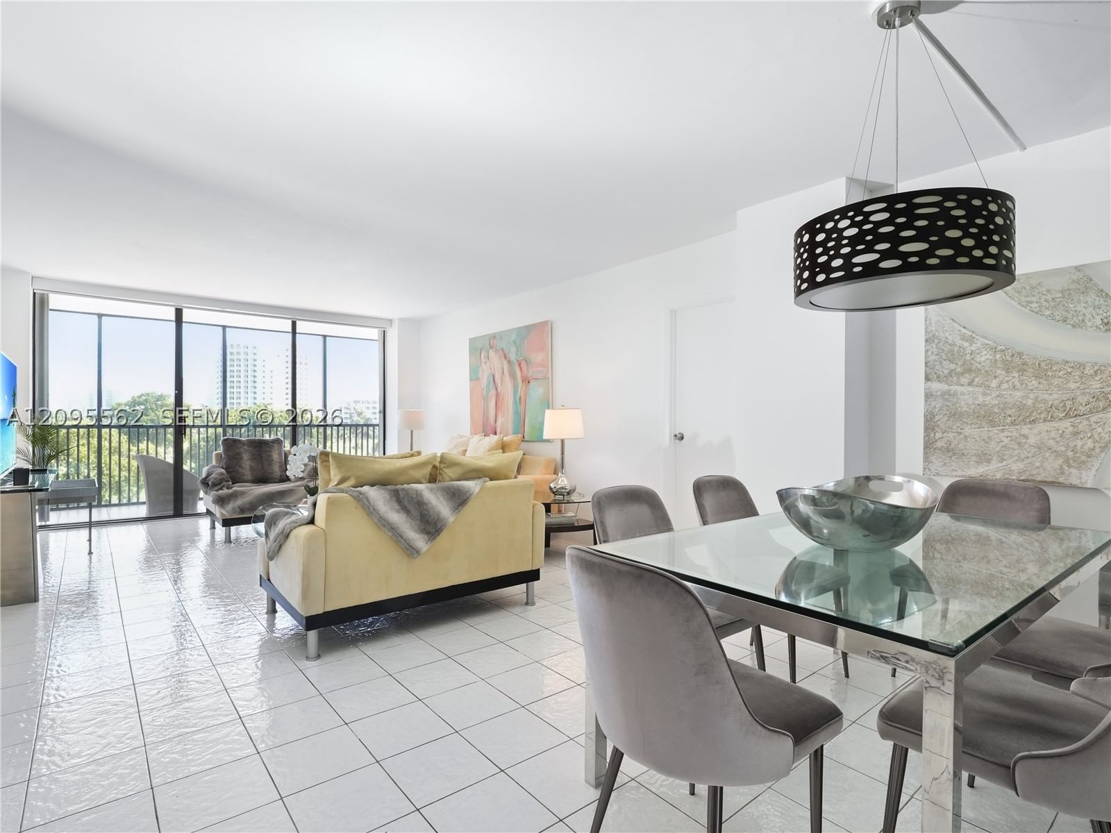 Real estate property located at 20379 Country Club Dr #536, Miami-dade, Coronado Condo - Tower Ii, Aventura, FL
