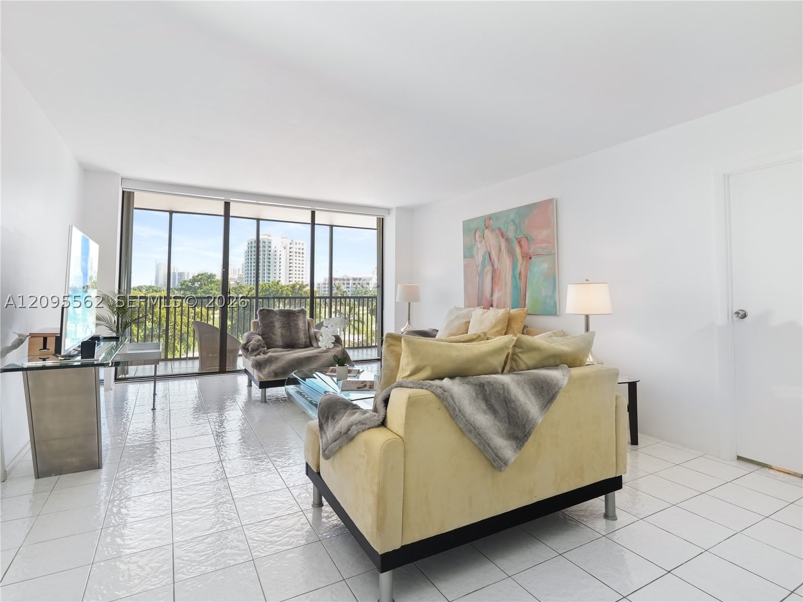 Real estate property located at 20379 Country Club Dr #536, Miami-dade, Coronado Condo - Tower Ii, Aventura, FL