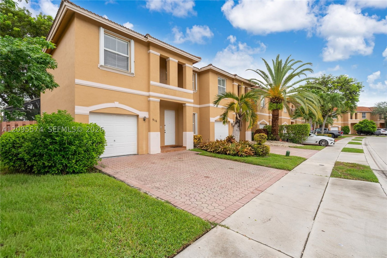 Real estate property located at 916 135th Ter, Broward, Pembroke Falls Phase 3, Pembroke Pines, FL