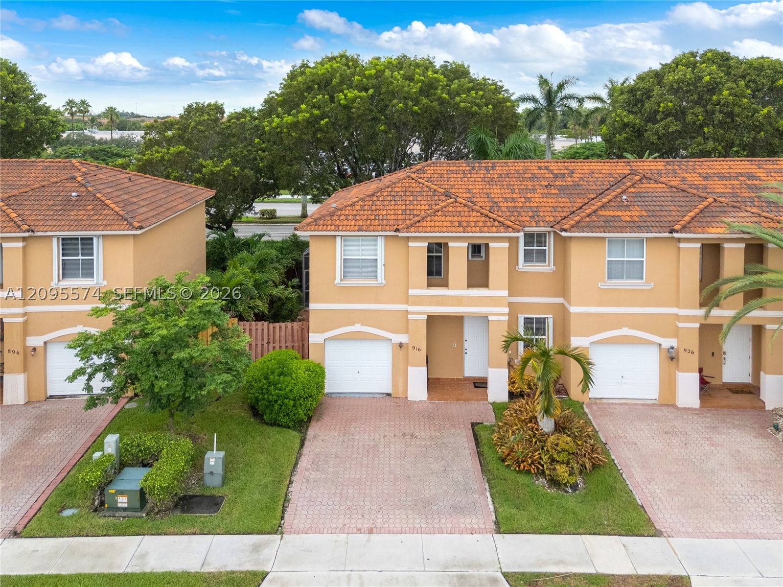 Real estate property located at 916 135th Ter, Broward, Pembroke Falls Phase 3, Pembroke Pines, FL