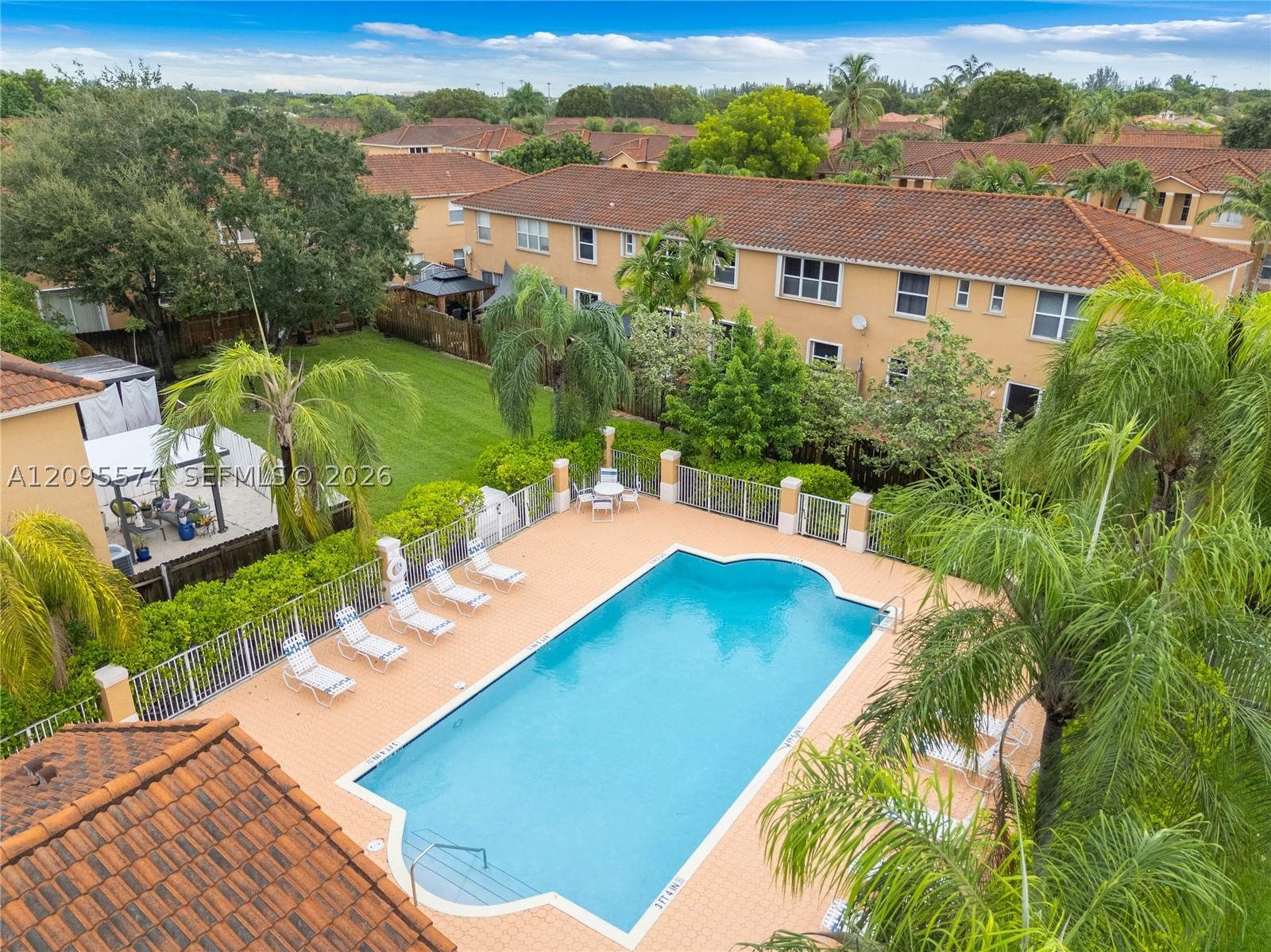 Real estate property located at 916 135th Ter, Broward, Pembroke Falls Phase 3, Pembroke Pines, FL