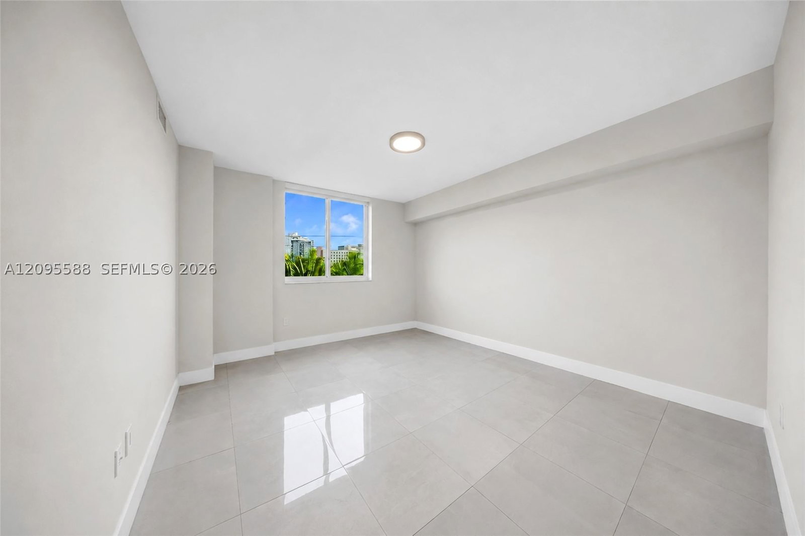 Real estate property located at 2775 187th St #318, Miami-dade, Venture At Aventura West, Aventura, FL