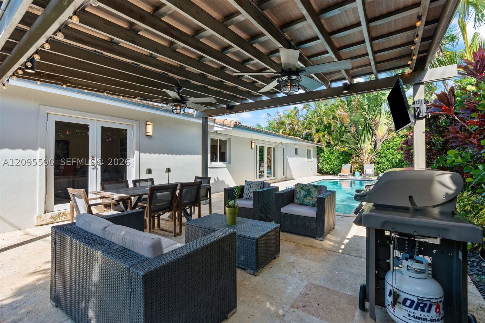 Real estate property located at 8610 47th St, Miami-dade, Jewel Ests, Miami, FL
