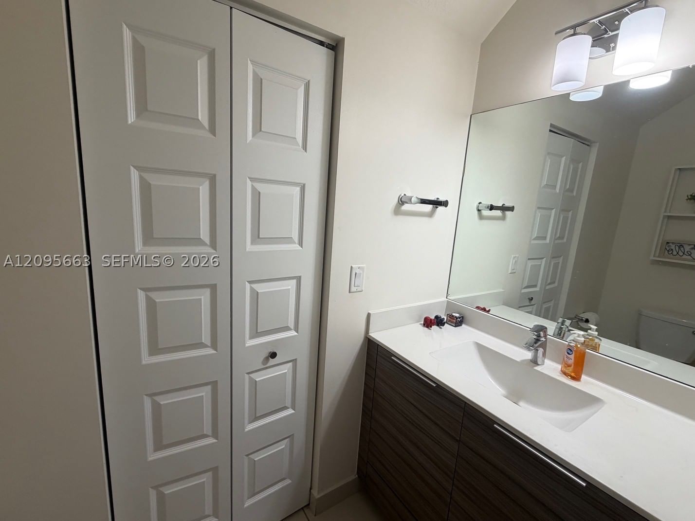 Real estate property located at 15780 91st Ct, Miami-dade, Dunnwoody Lake, Miami Lakes, FL