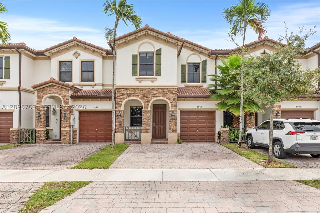 Real estate property located at 8965 98th Ave, Miami-dade, Doral Breeze, Doral, FL