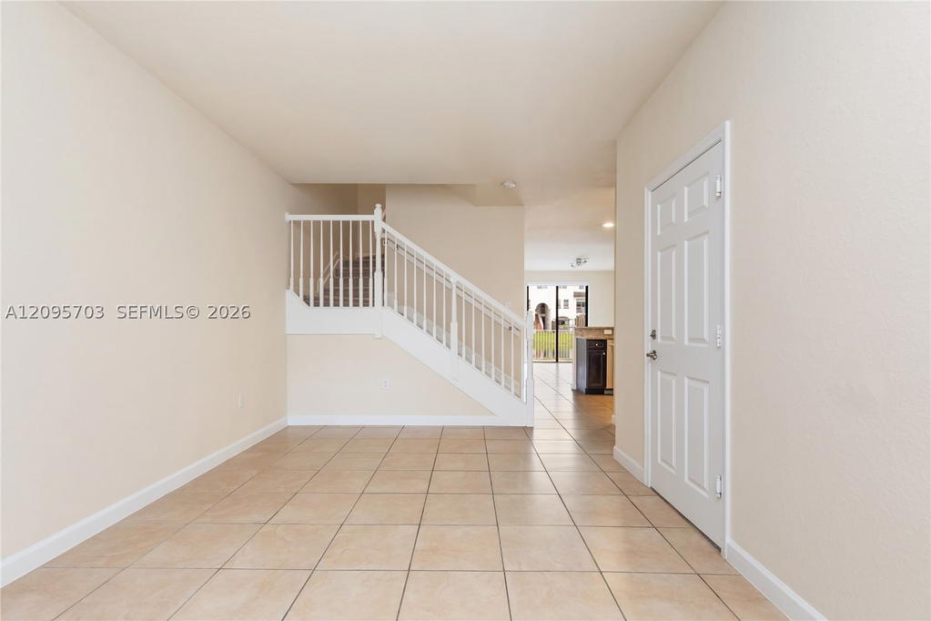 Real estate property located at 8965 98th Ave, Miami-dade, Doral Breeze, Doral, FL