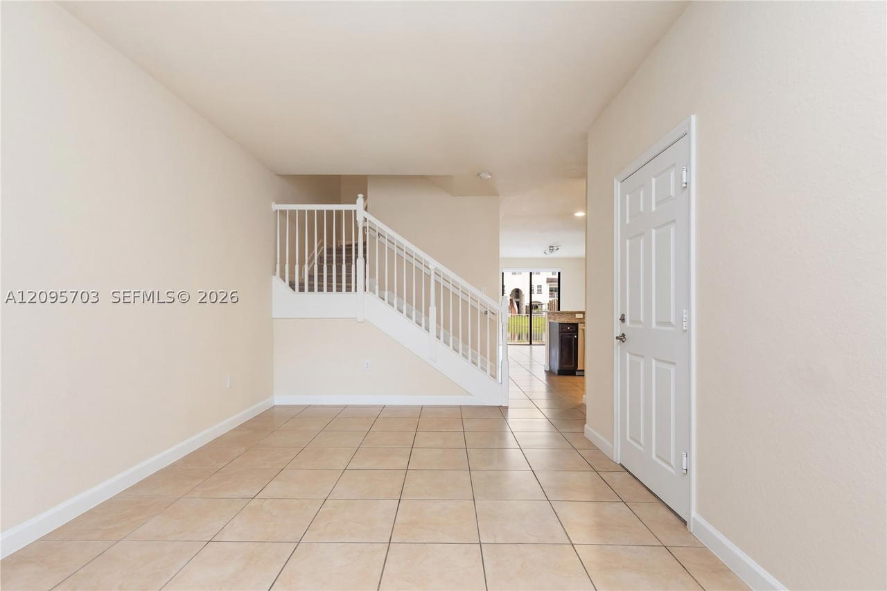 Real estate property located at 8965 98th Ave, Miami-dade, Doral Breeze, Doral, FL