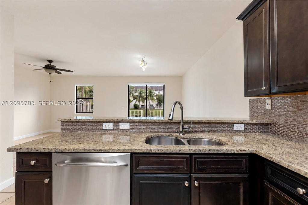 Real estate property located at 8965 98th Ave, Miami-dade, Doral Breeze, Doral, FL