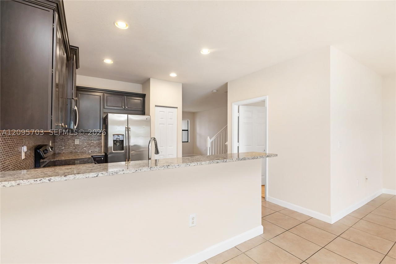 Real estate property located at 8965 98th Ave, Miami-dade, Doral Breeze, Doral, FL